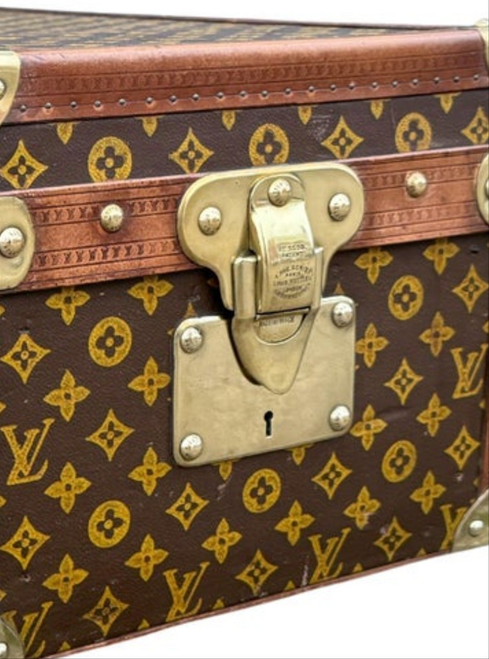 Antique 1910 Louis Vuitton Britannica encyclopaedia Trunk with the original encyclopaedias