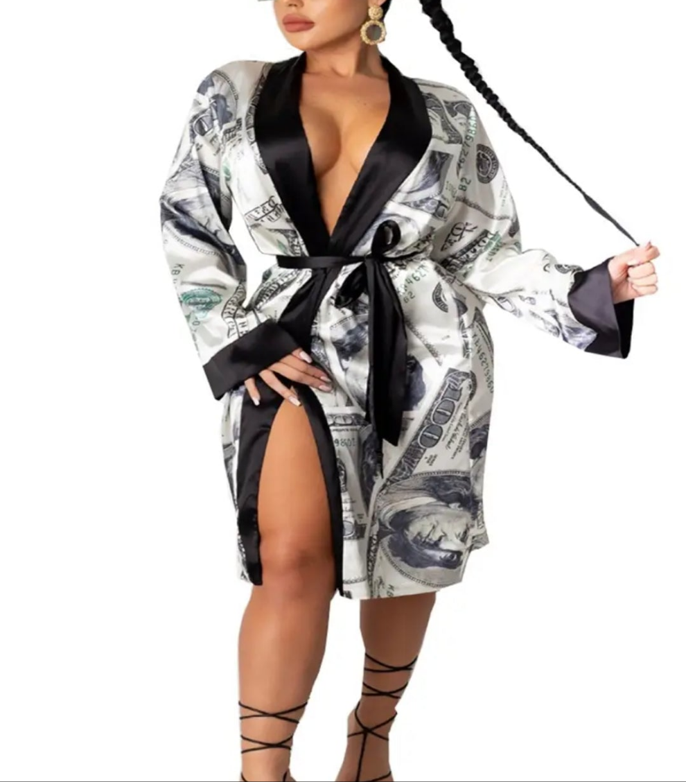 COCOMONEY ROBE BLACK KNEE LENGTH MONEY ROBE