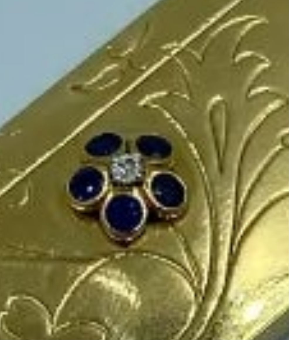 18k Gold 1940s Van Cleef & Arpels 18k gold hair comb in caseround cut diamond and round cut sapphires. Blue Sapphire.