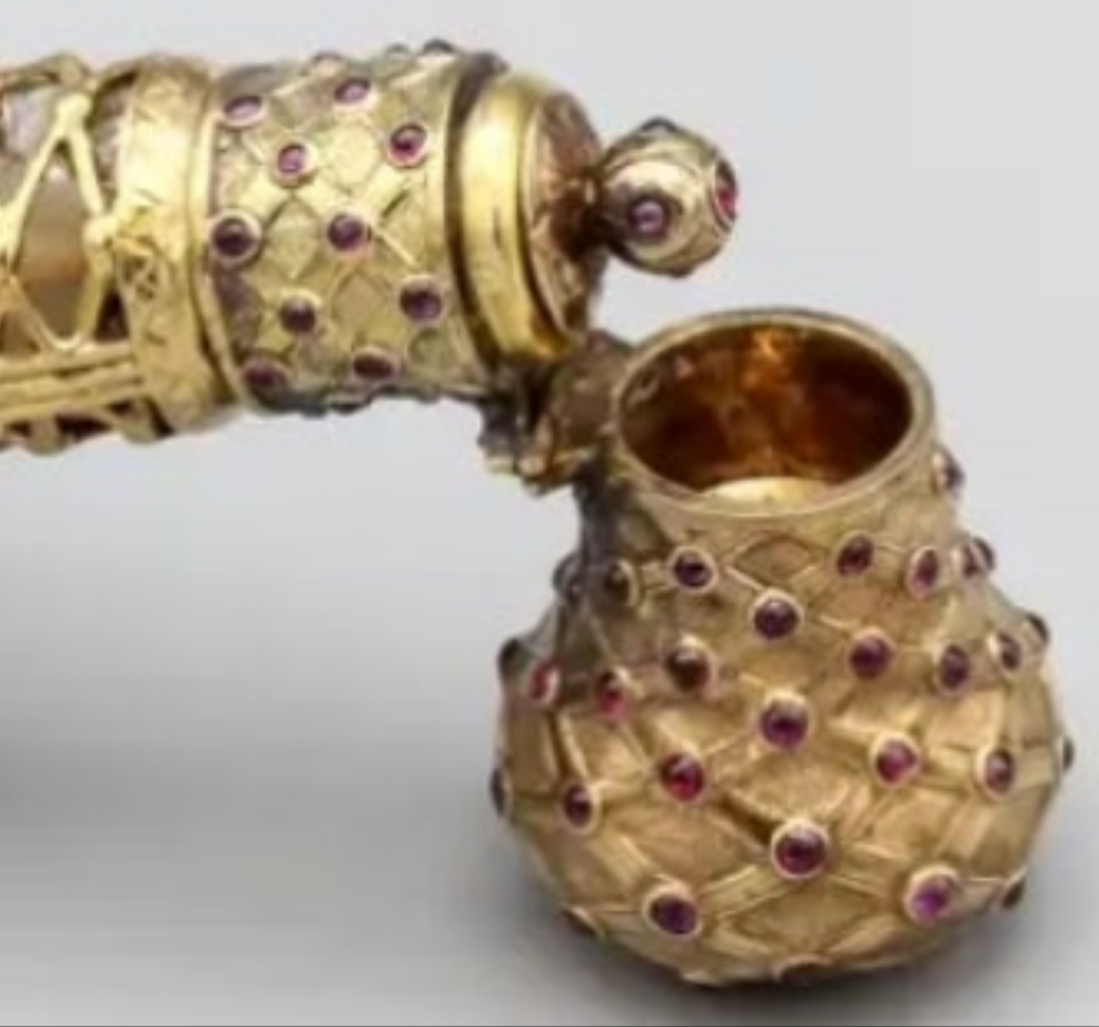 18k Gold Ruby Stone Antique French Ruby 18 Karat Gold Perfume Bottle 18th century