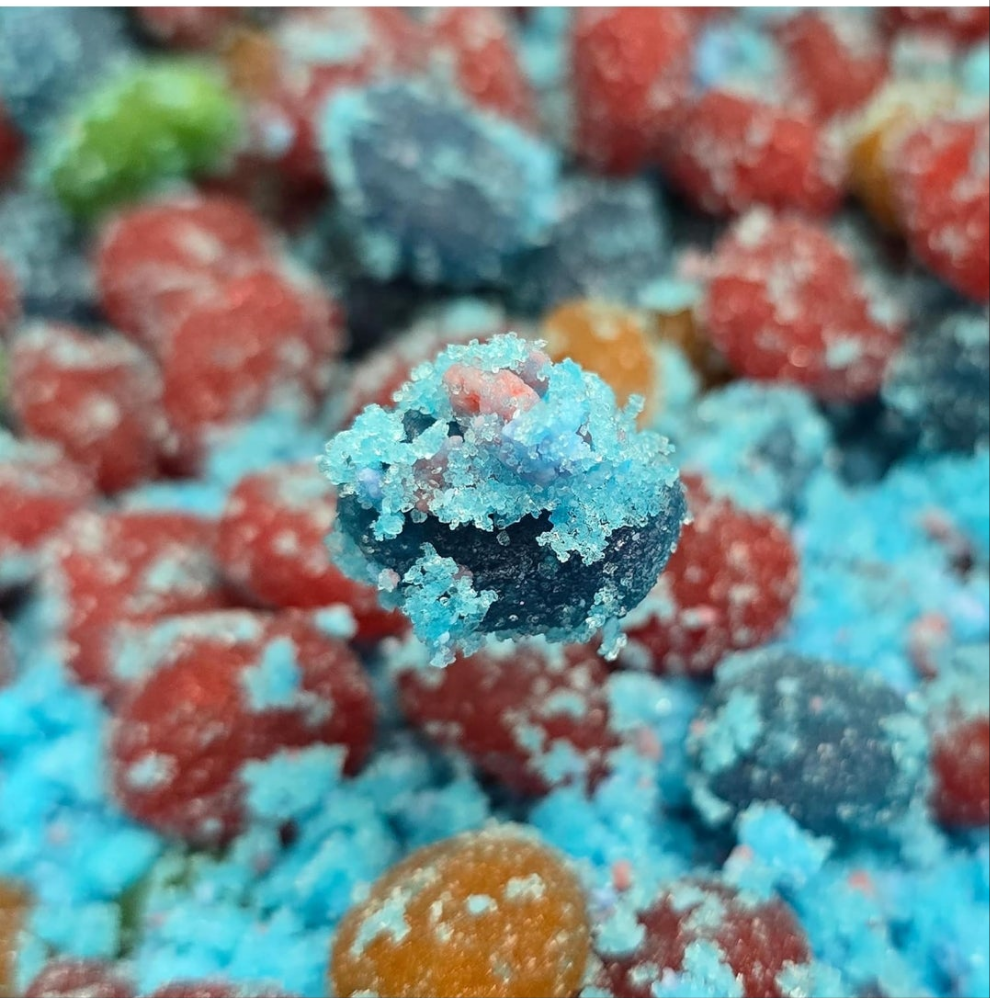 Cotton Candy Gushers Candy Snacks, 1-2 LBS, Choice of Sweet or Sour Bonbon Gummy Candies (5 Ounces, Sweet)