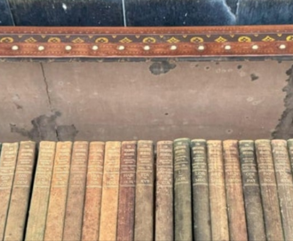 Antique 1910 Louis Vuitton Britannica encyclopaedia Trunk with the original encyclopaedias