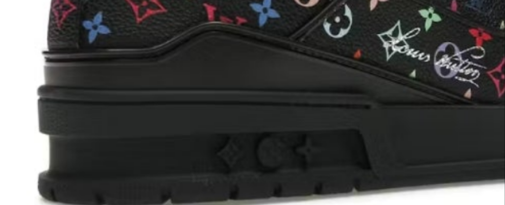 Louis Vuitton LV Trainer
Takashi Murakami Black Womens