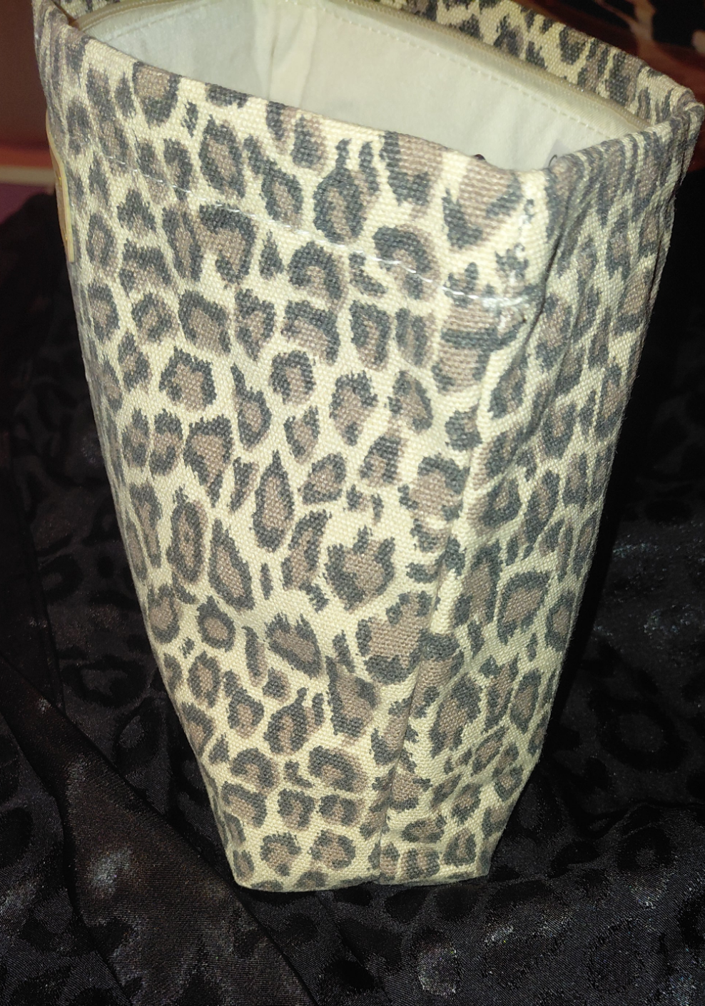 COCOMONEY MAKEUP OR ACCESSORY LEOPARD BAG 10.5L×7H×3W INCHES