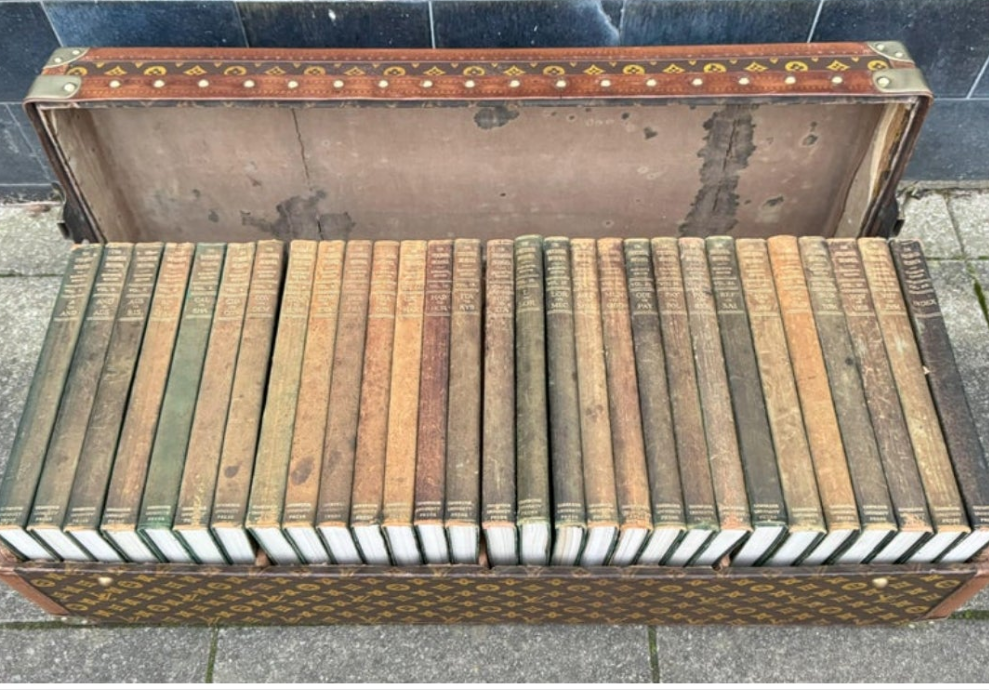Antique 1910 Louis Vuitton Britannica encyclopaedia Trunk with the original encyclopaedias