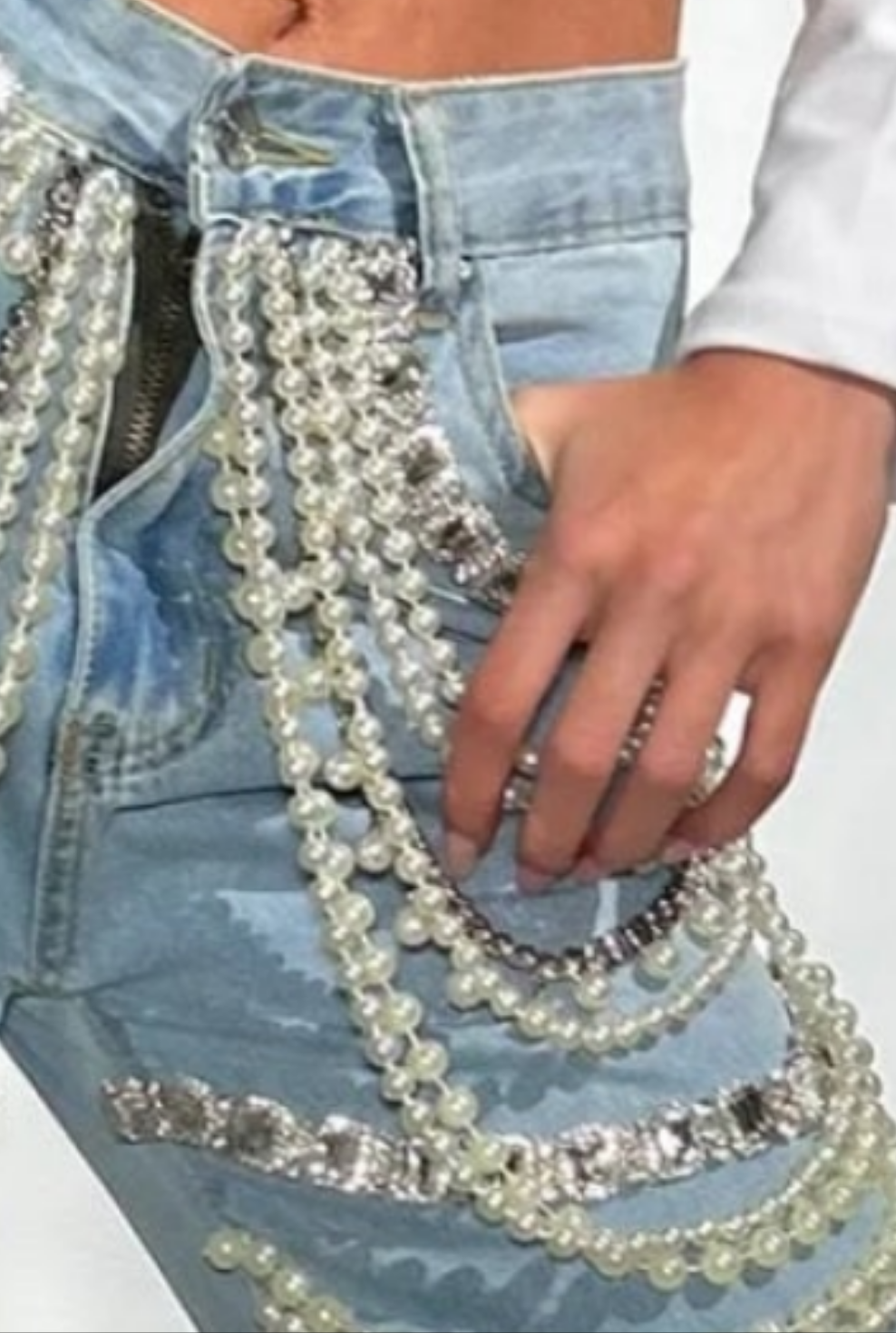 COCOMONEY Ripped Pearl Chain Rhinestone Denim Jeans-Blue