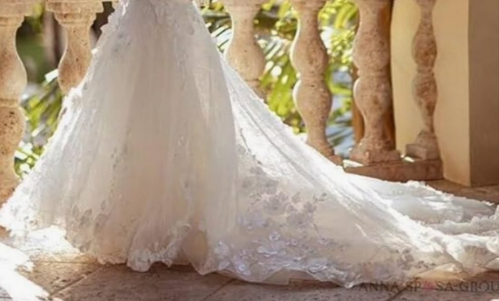 Off Shoulder Tulle Wedding Dresses Mermaid Lace Applique V-Neck Sparkly Bridal Gowns with Train for Brides Elegant dress