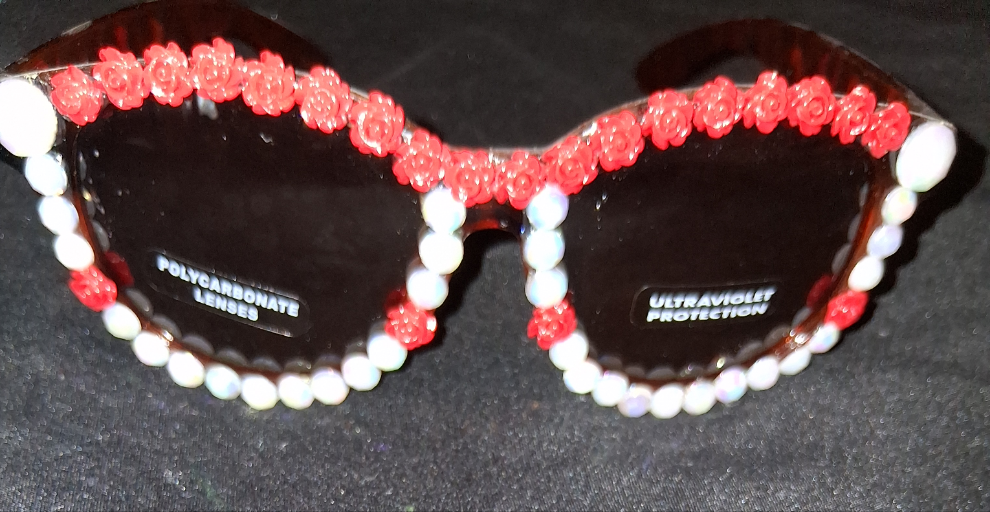 COCOMONEY GLASSES 1 OF A KIND CUSTOM SUN GLASSES PLASTIC πΆ comes with free gifts π
