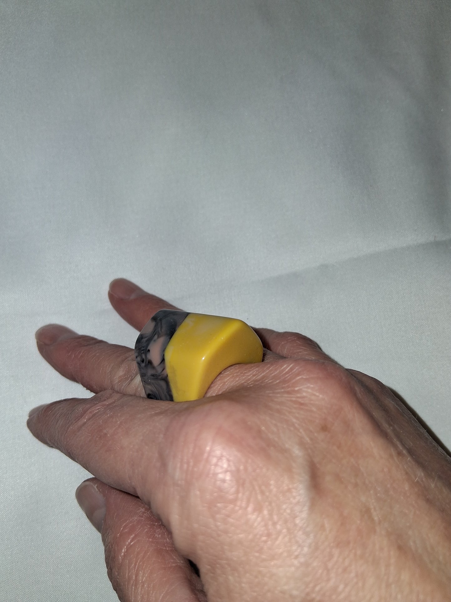COCOMONEY ring costume jewelry size 9