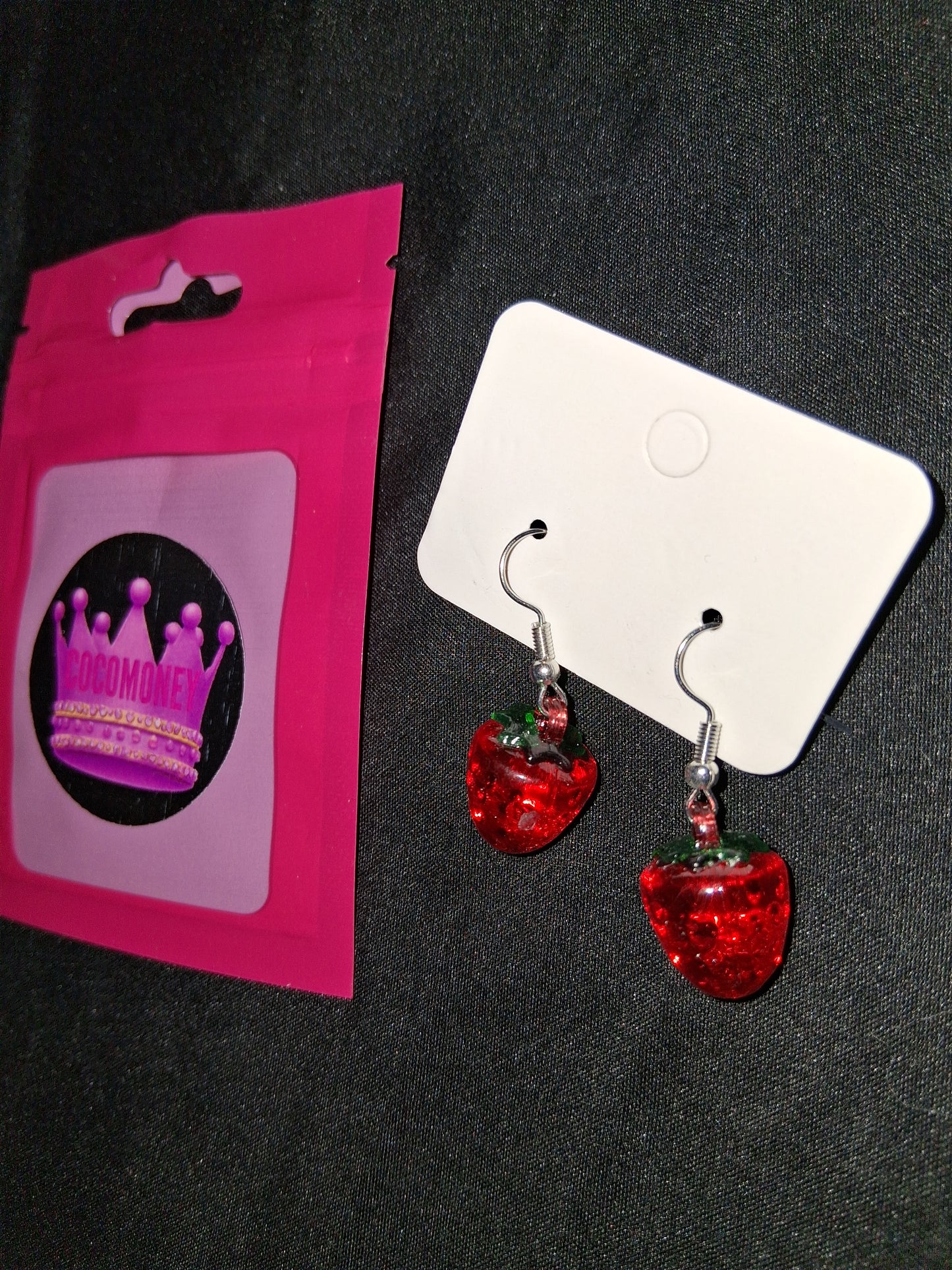 COCOMONEY EARRINGS BEAUTY AND ELEGANCE POSSIBLE MATERIALS PLASTIC RESIN METAL