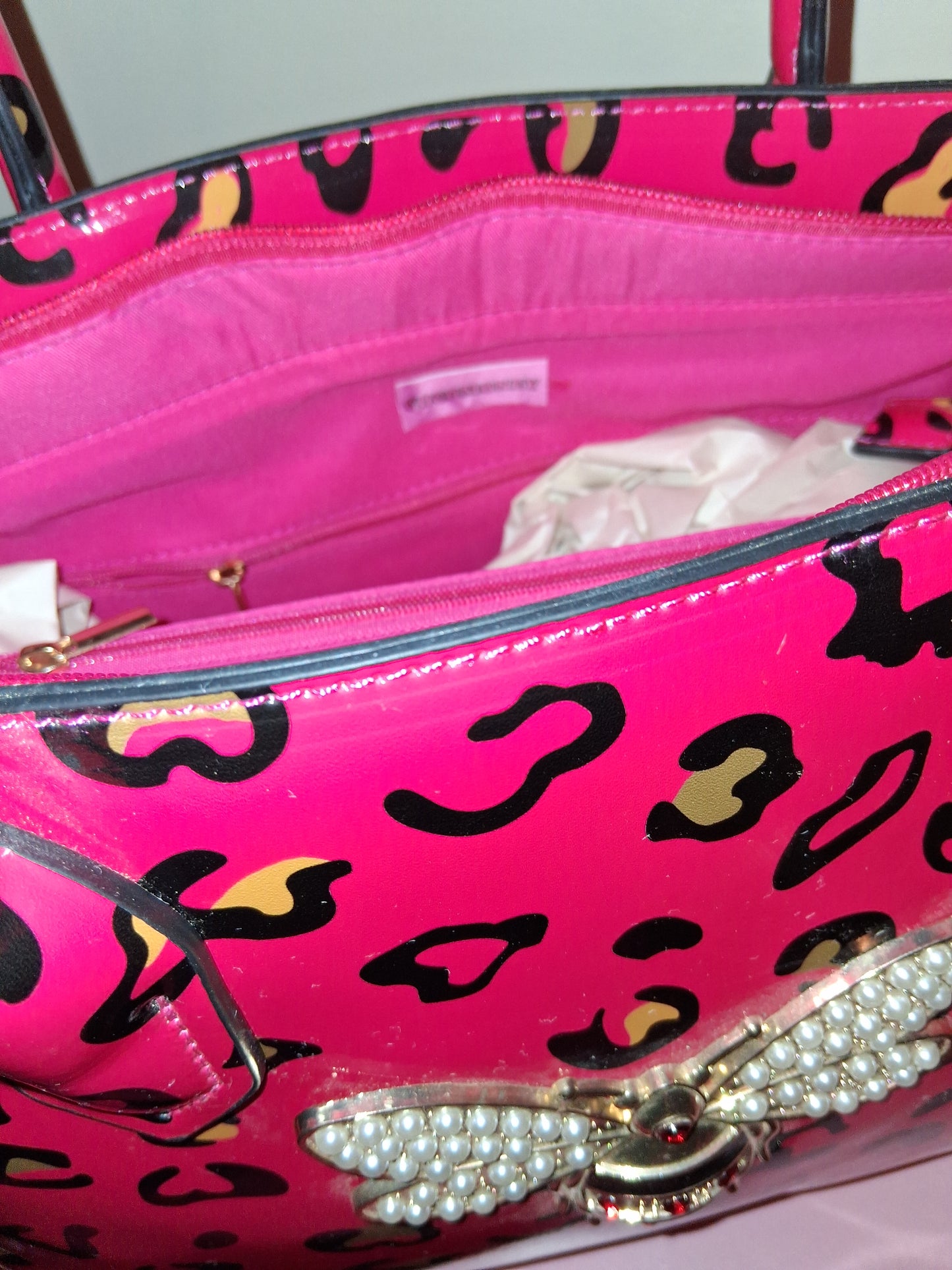COCOMONEY HANDBAG PINK LEOPARD 14IN BY 11IN BY 5IN ONLY 1 pu