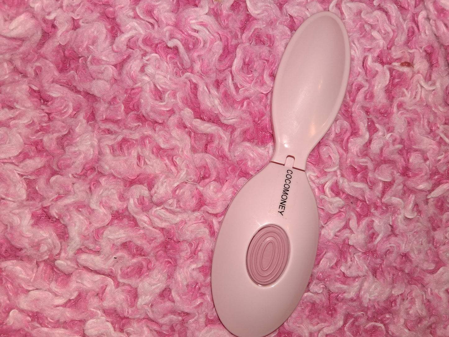 COCOMONEY HAIR BRUSH Foldable PLASTIC with free gift