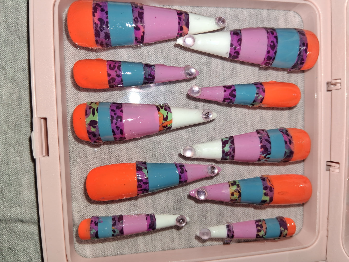 COCOMONEY NAILS CUSTOM 1 OF 1 GLUE ON PRESS ON COMES WITH FREE GIFTS #p49