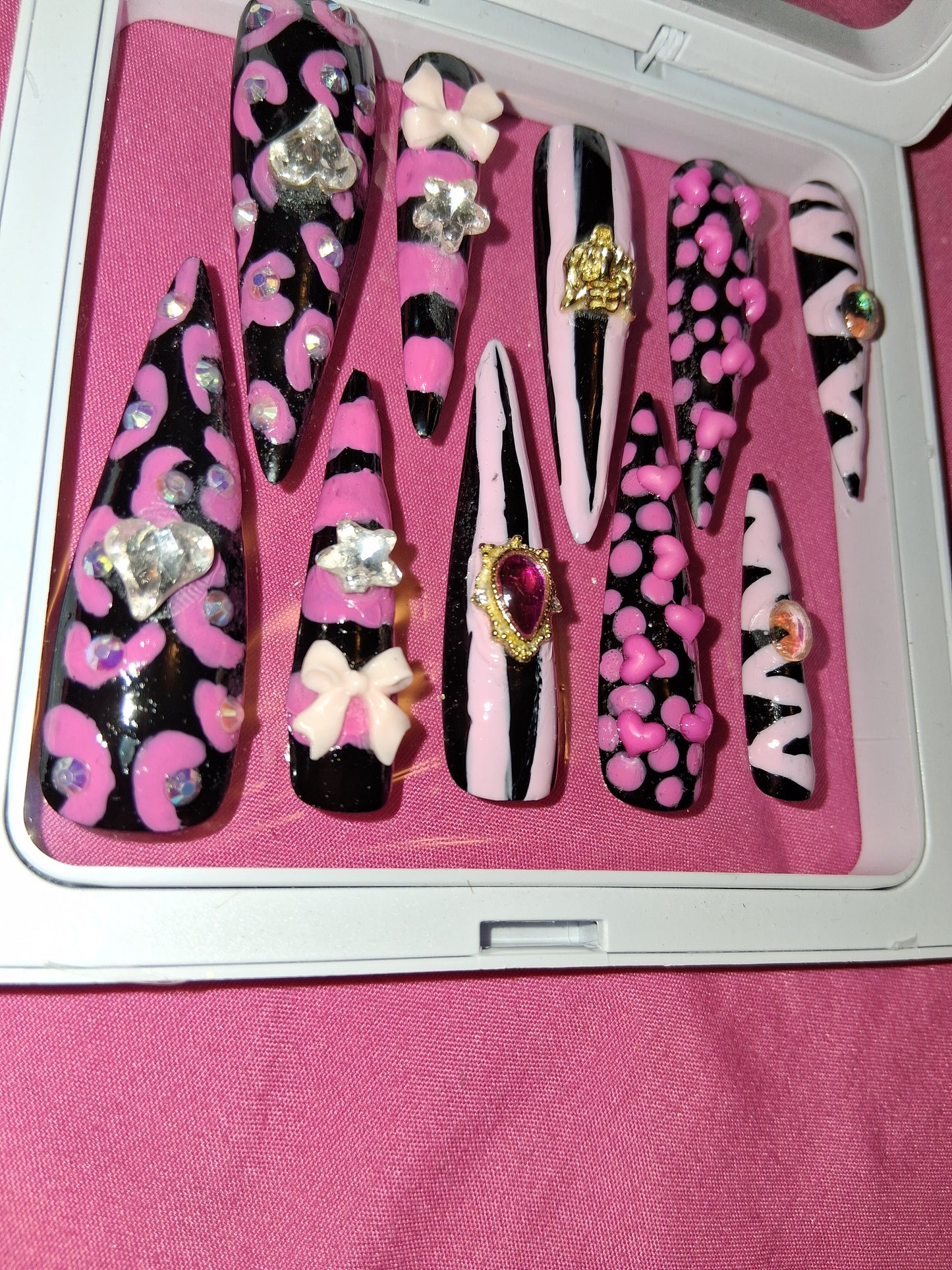 COCOMONEY NAILS CUSTOM 1 OF 1 GLUE ON PRESS ON COMES WITH FREE GIFTS #p11