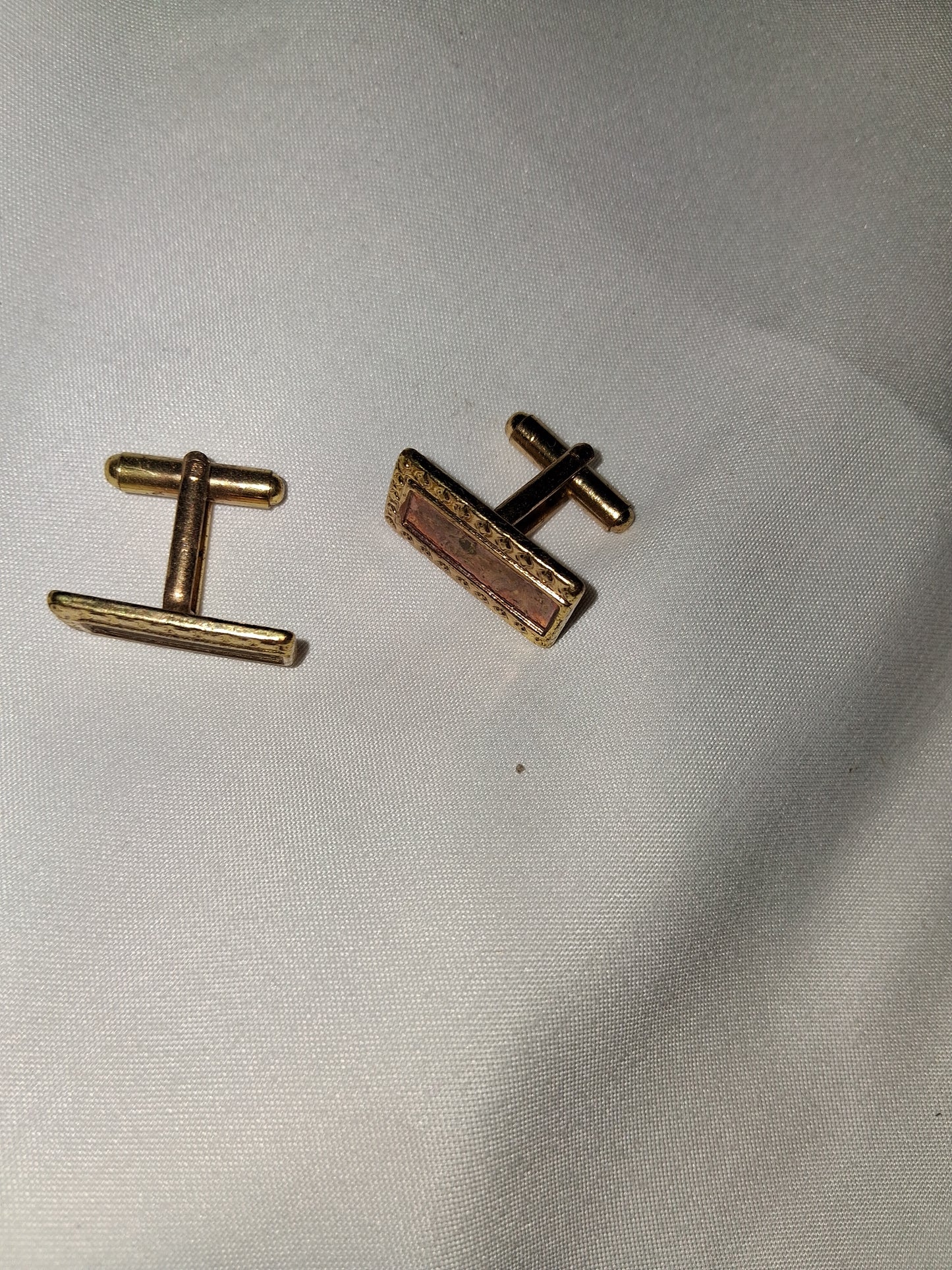 Cuff links gold tone