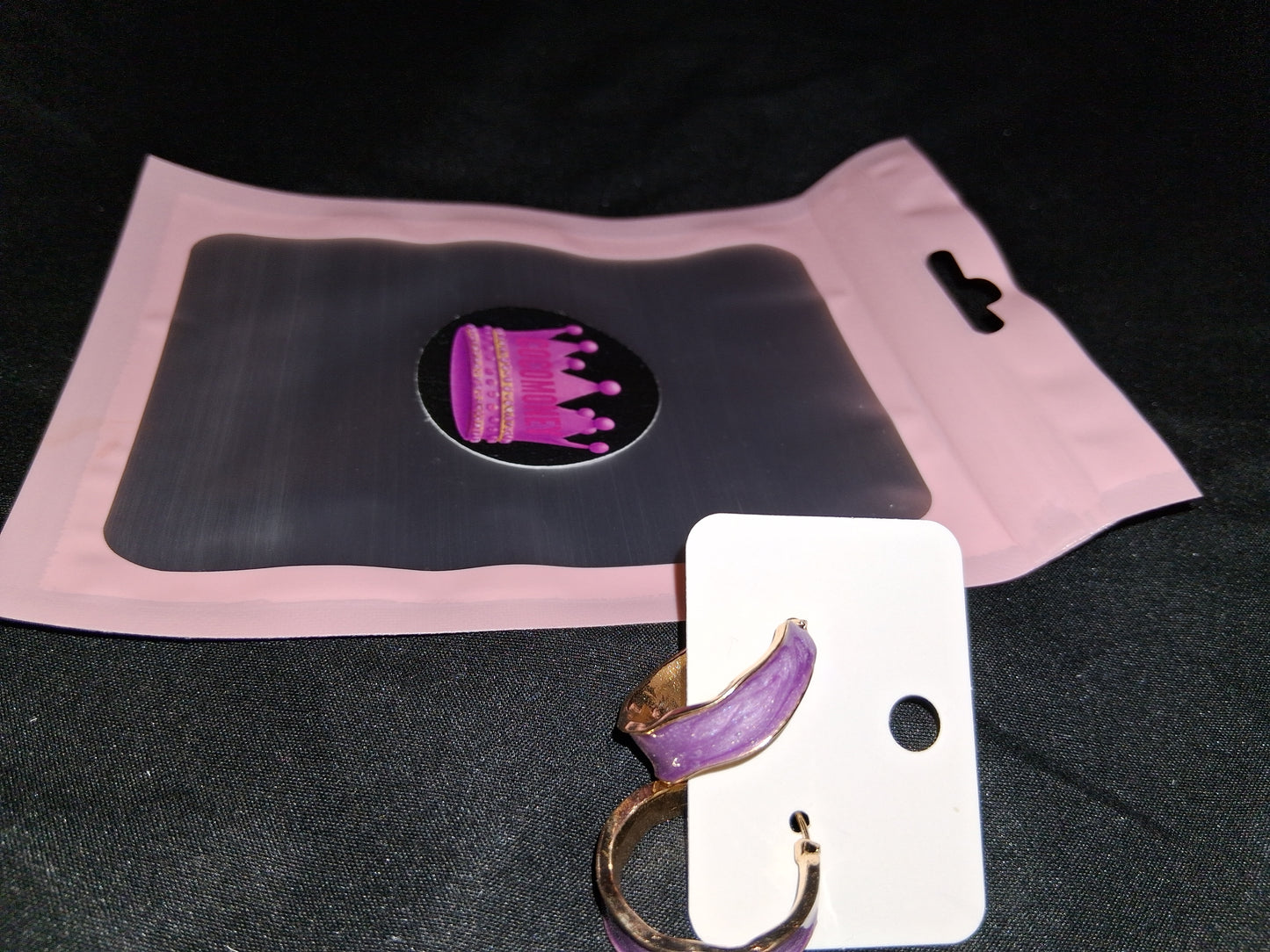 COCOMONEY EARRINGS BEAUTY AND ELEGANCE POSSIBLE MATERIALS PLASTIC RESIN METAL