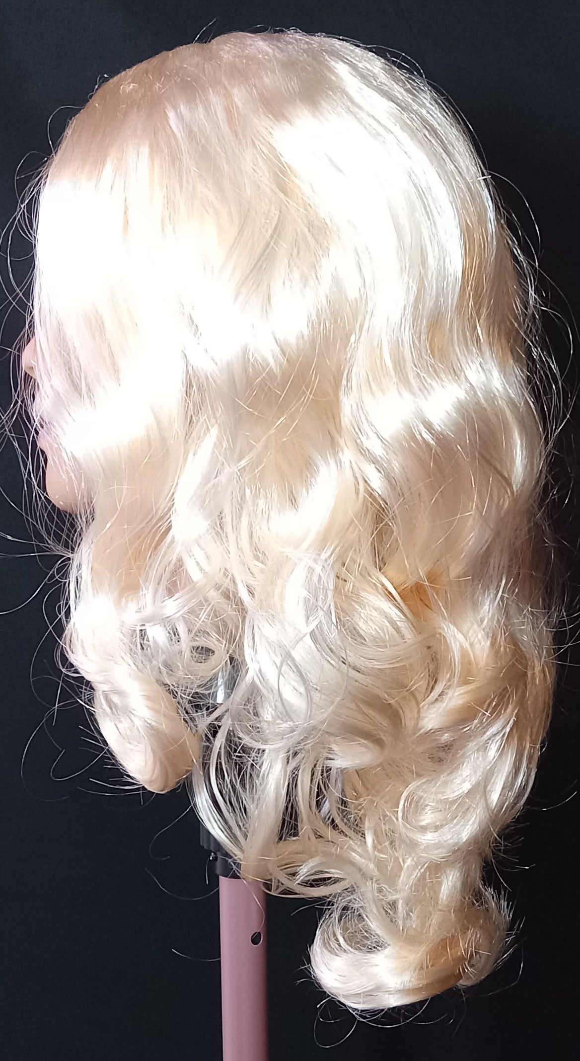 COCOMONEY WIG BLONDE CURLY WAVY SILKY LOOK SYNTHETIC BEAUTY