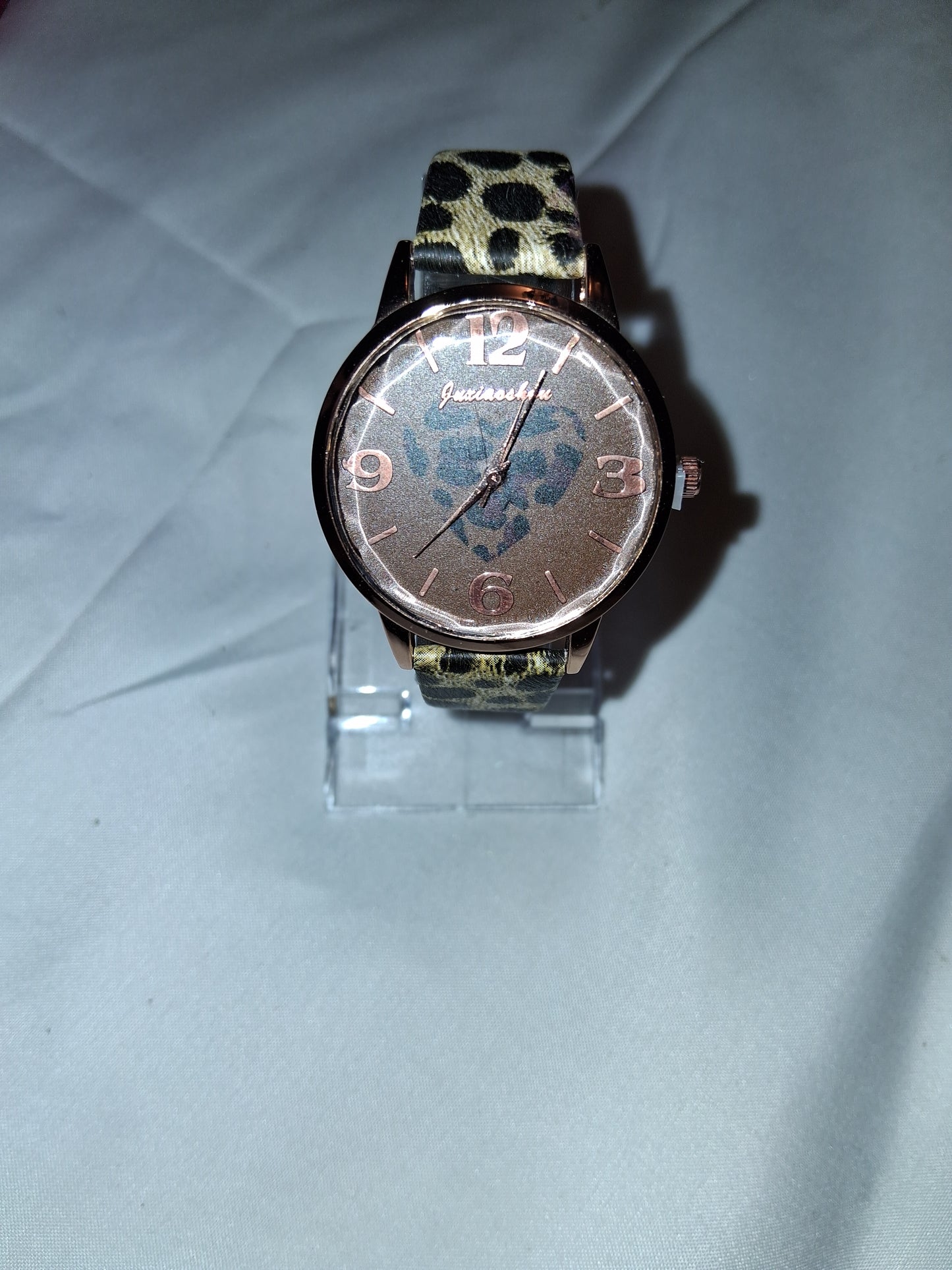 Womens watch leopard only 1