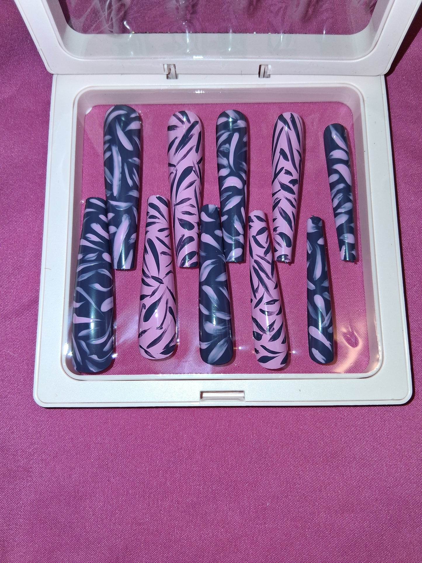 COCOMONEY NAILS CUSTOM 1 OF 1 GLUE ON PRESS ON COMES WITH FREE GIFTS #o6