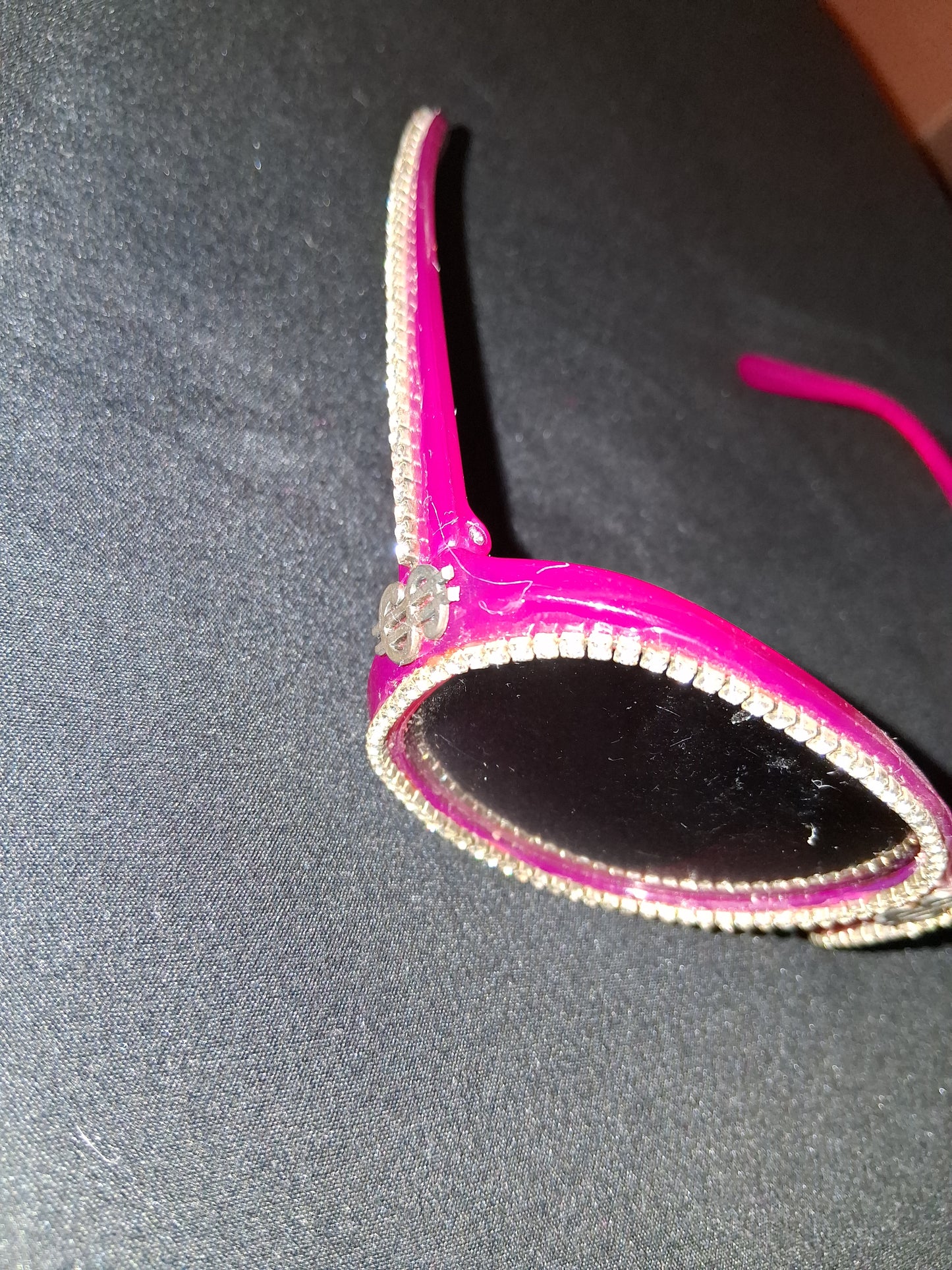 COCOMONEY GLASSES 1 OF A KIND CUSTOM SUN GLASSES PLASTIC πΆ comes with free gifts π
