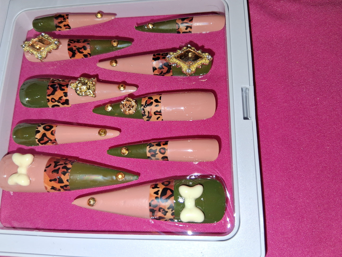 COCOMONEY NAILS CUSTOM 1 OF 1 GLUE ON PRESS ON COMES WITH FREE GIFTS #p31