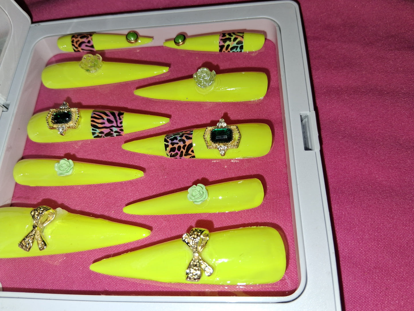 COCOMONEY NAILS CUSTOM 1 OF 1 GLUE ON PRESS ON COMES WITH FREE GIFTS #p21