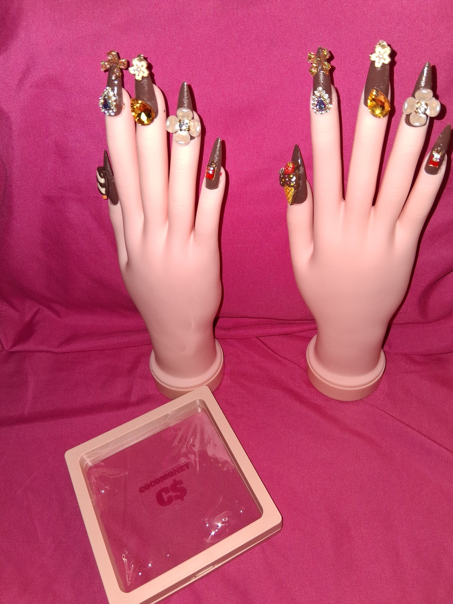 COCOMONEY NAILS CUSTOM 1 OF 1 GLUE ON PRESS ON COMES WITH FREE GIFTS #o1