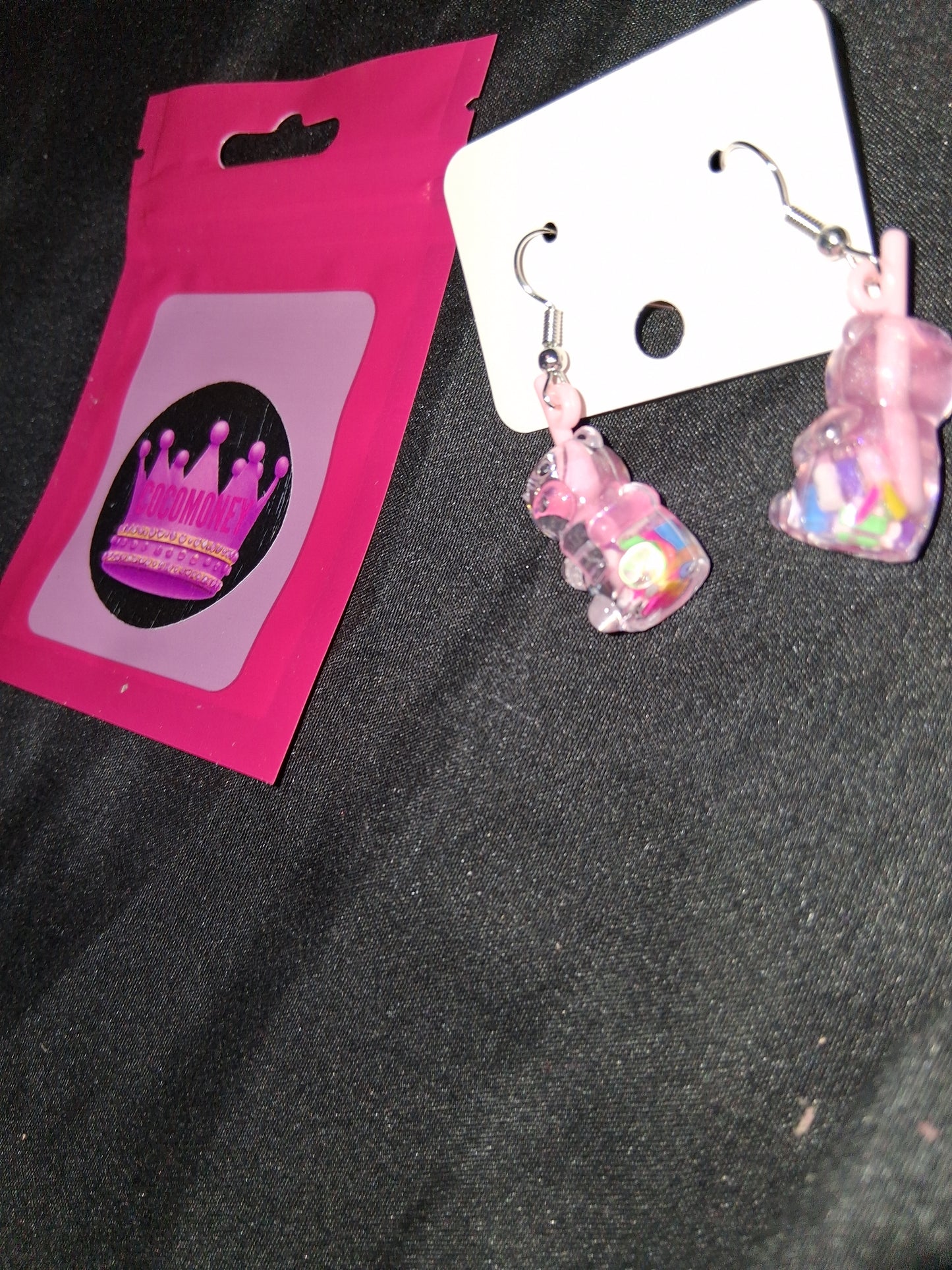 COCOMONEY EARRINGS BEAUTY AND ELEGANCE POSSIBLE MATERIALS PLASTIC RESIN METAL