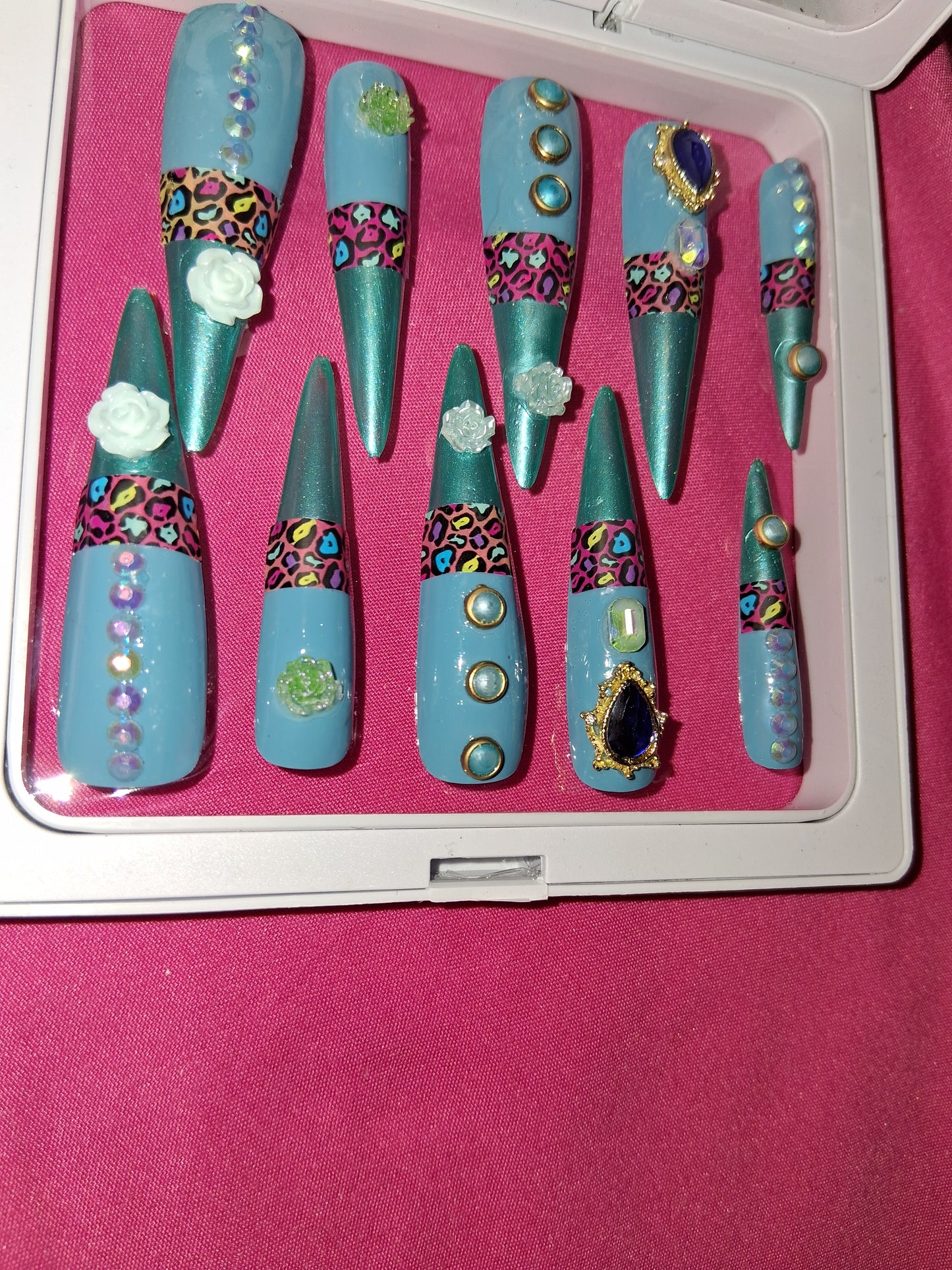 COCOMONEY NAILS CUSTOM 1 OF 1 GLUE ON PRESS ON COMES WITH FREE GIFTS #p19