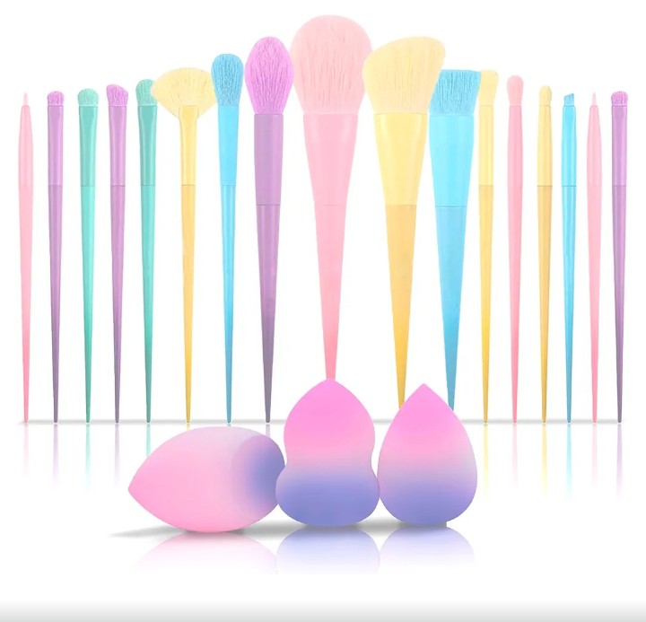 Makeup Brushes Set- A (17 Pcs) Premium Quality Synthetic and Colorful Brushes Kit with Purple Top and Blue Bottom Sponges for Blush Concealers, Blending Face Powder and Eyeshadow Makeup