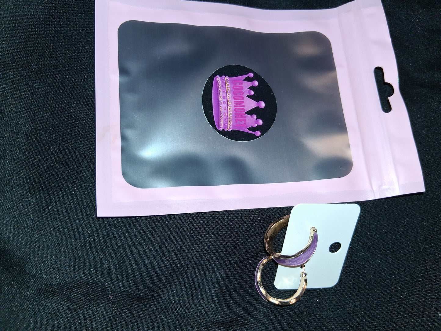 COCOMONEY EARRINGS BEAUTY AND ELEGANCE POSSIBLE MATERIALS PLASTIC RESIN METAL