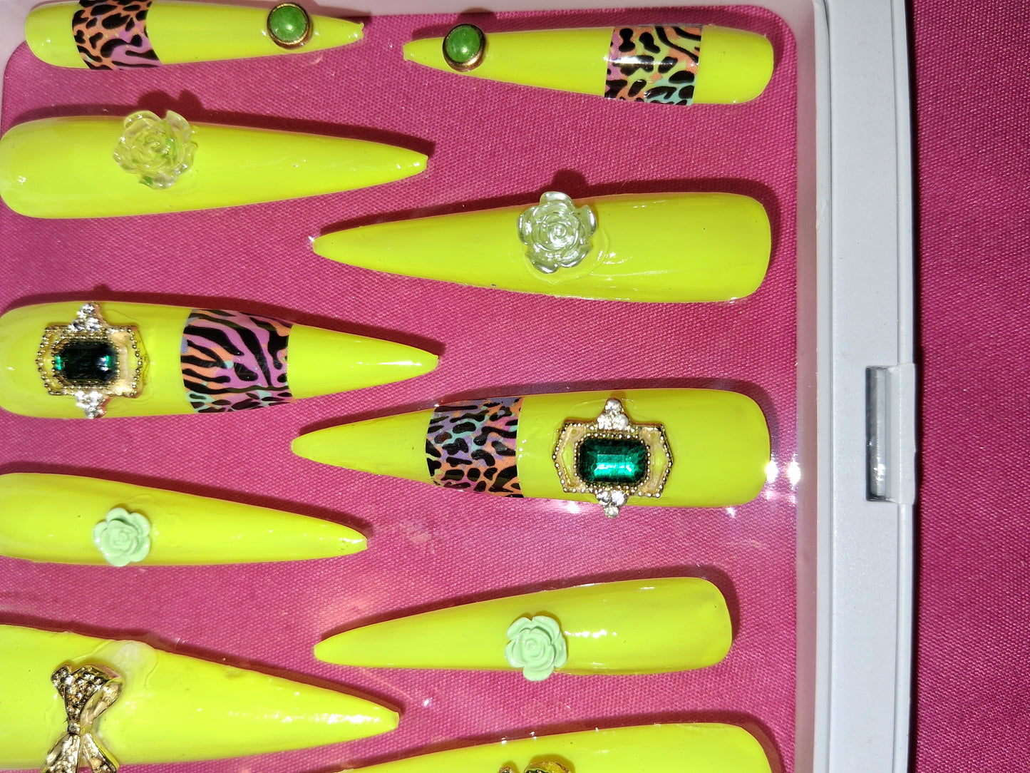 COCOMONEY NAILS CUSTOM 1 OF 1 GLUE ON PRESS ON COMES WITH FREE GIFTS #p21
