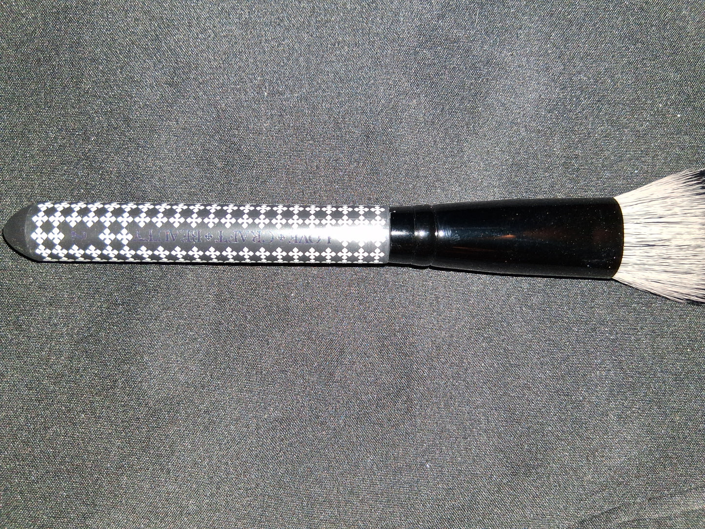 Love craft reality makeup brush with free gift powder brush
