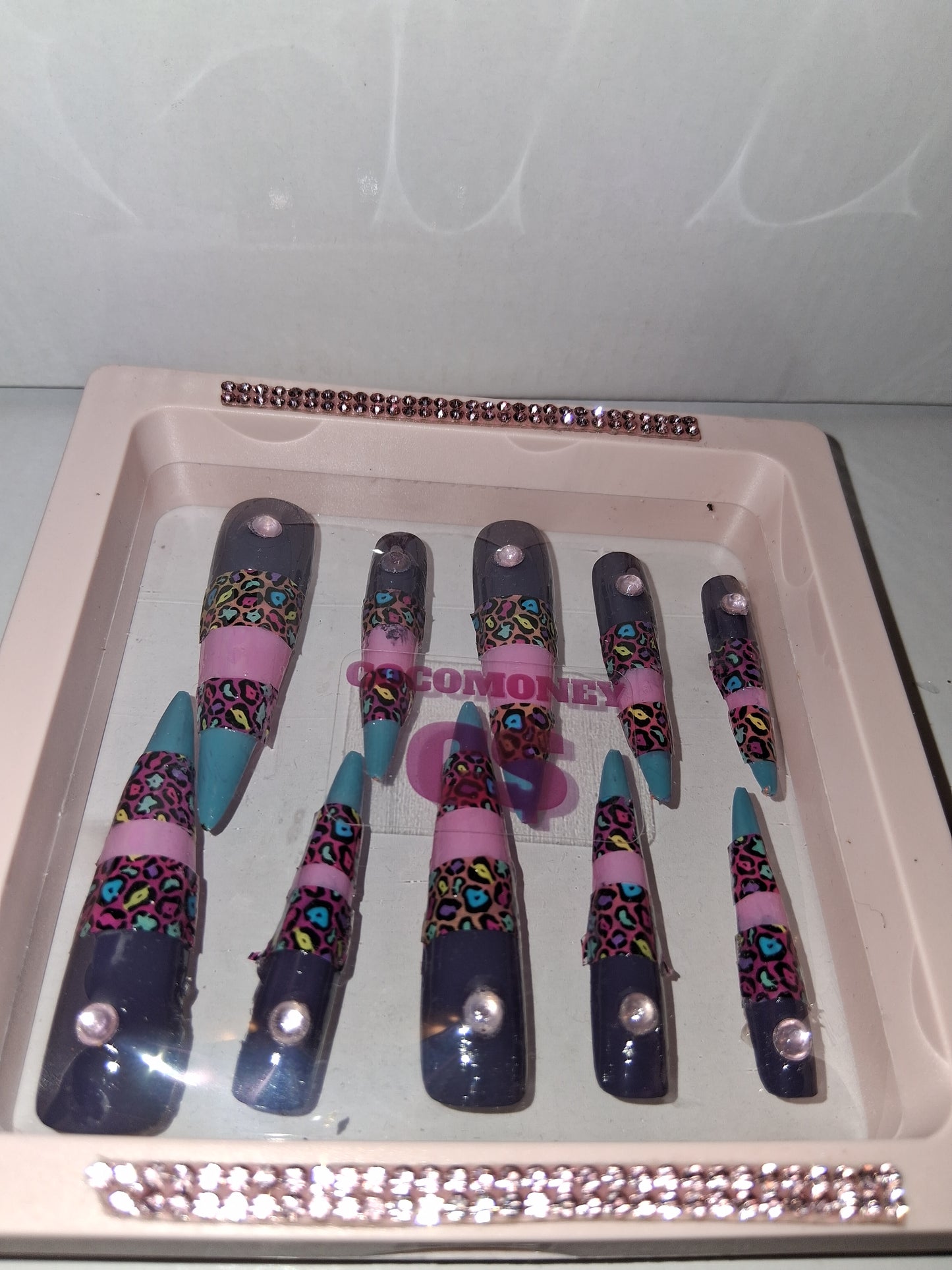 COCOMONEY NAILS CUSTOM 1 OF 1 GLUE ON PRESS ON COMES WITH FREE GIFTS #o80