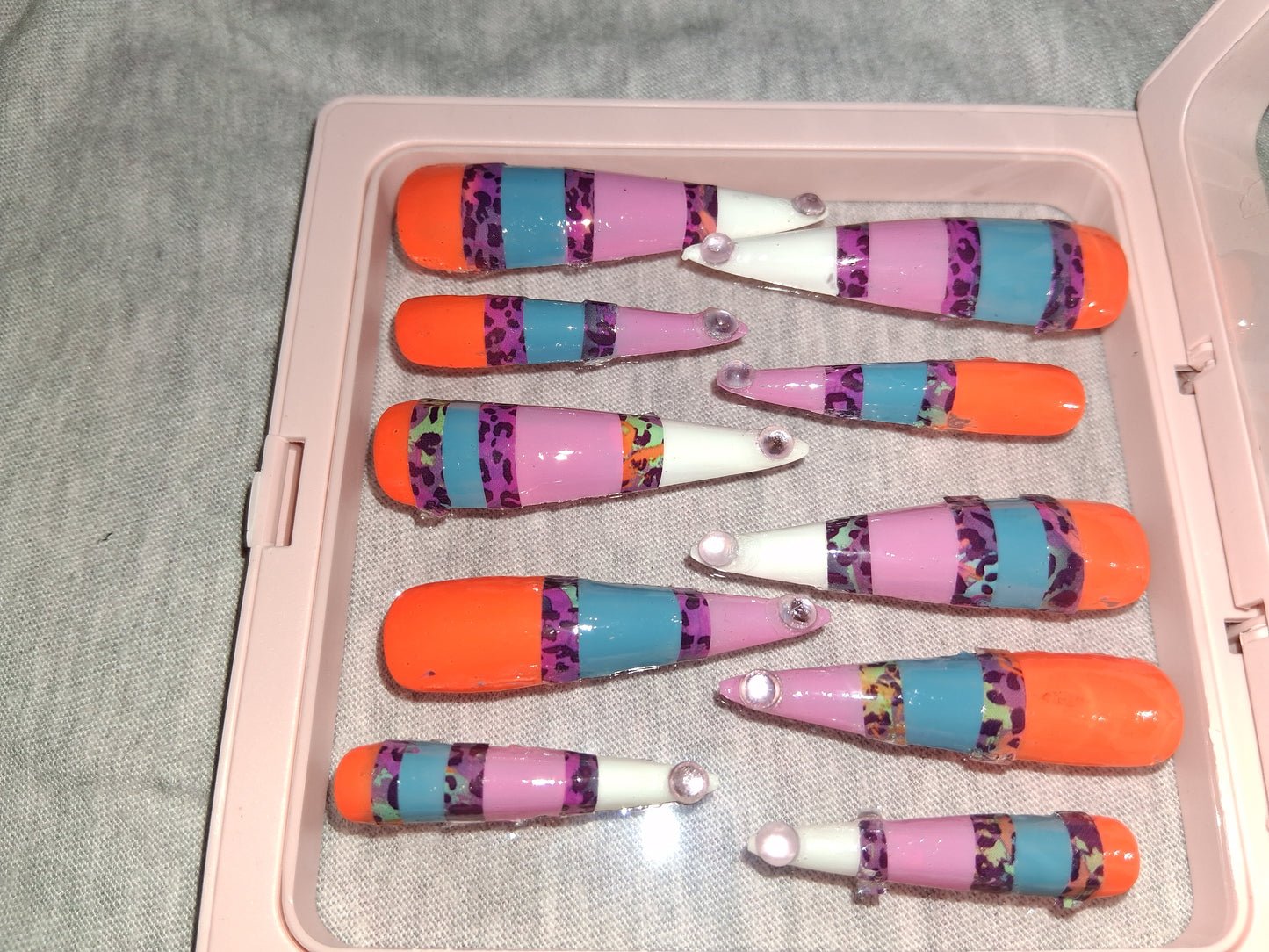 COCOMONEY NAILS CUSTOM 1 OF 1 GLUE ON PRESS ON COMES WITH FREE GIFTS #p49