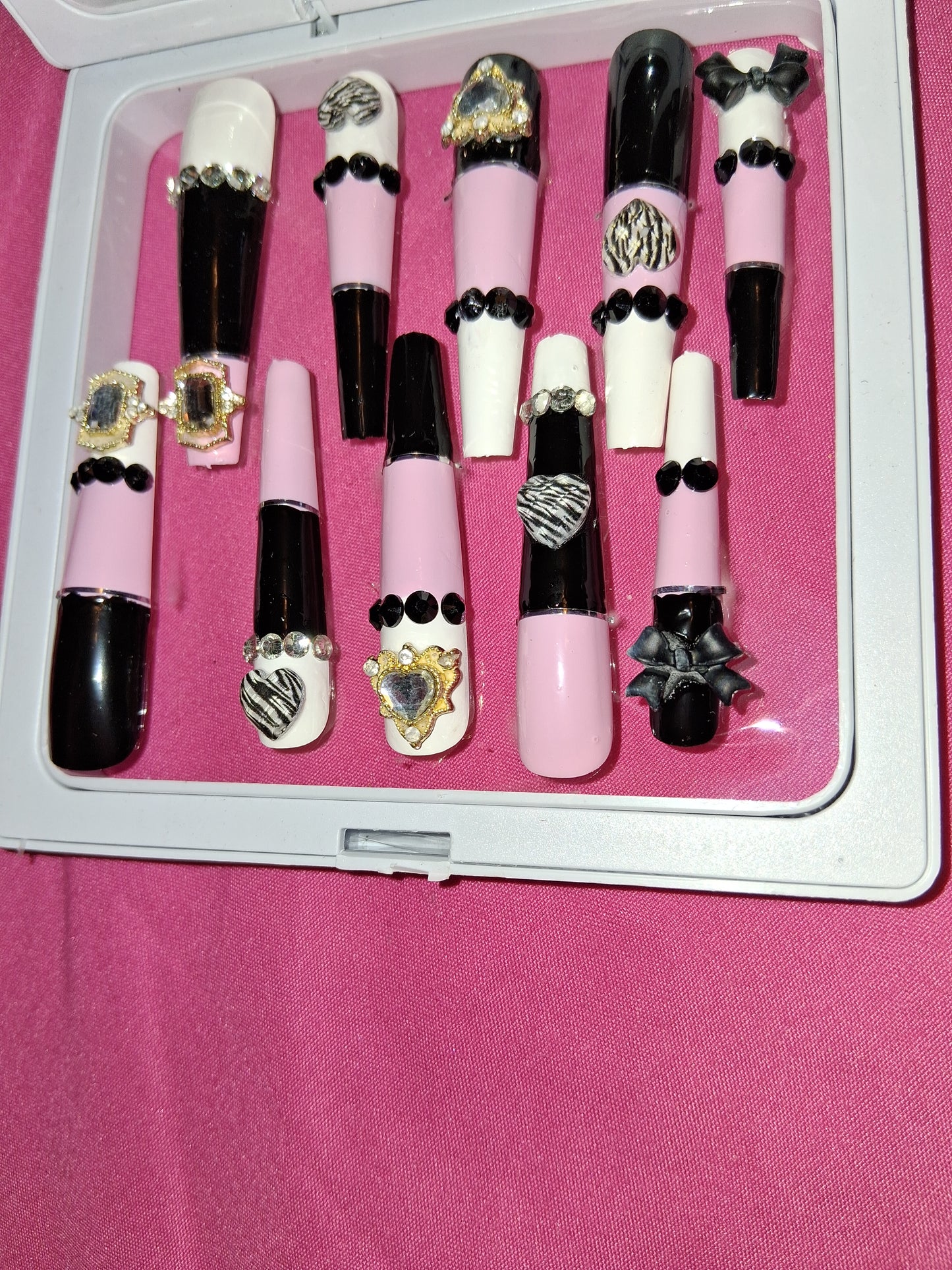 COCOMONEY NAILS CUSTOM 1 OF 1 GLUE ON PRESS ON COMES WITH FREE GIFTS #o16