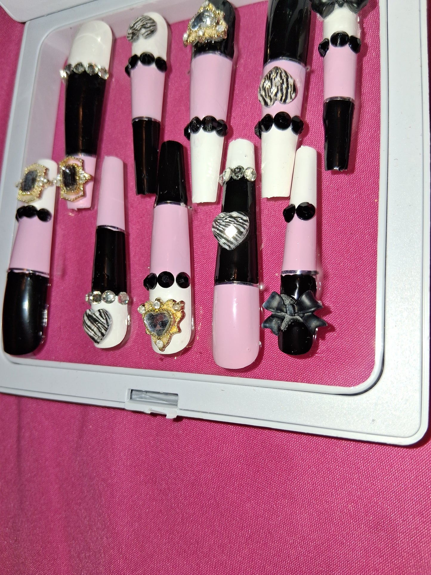 COCOMONEY NAILS CUSTOM 1 OF 1 GLUE ON PRESS ON COMES WITH FREE GIFTS #o16