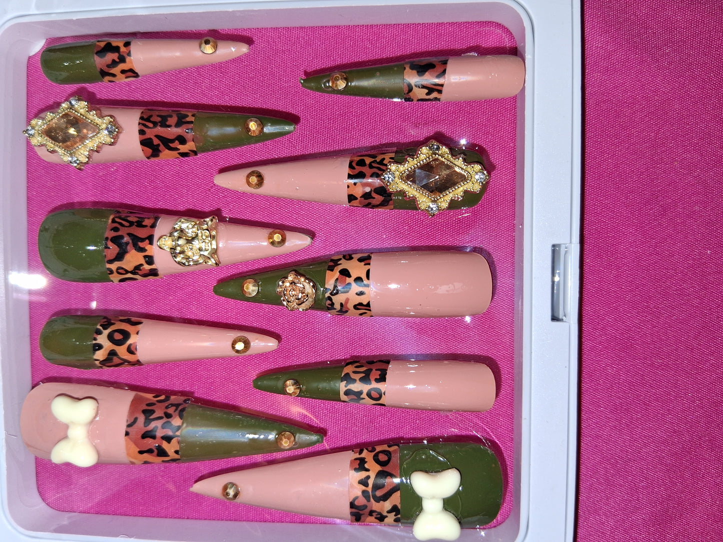 COCOMONEY NAILS CUSTOM 1 OF 1 GLUE ON PRESS ON COMES WITH FREE GIFTS #p31