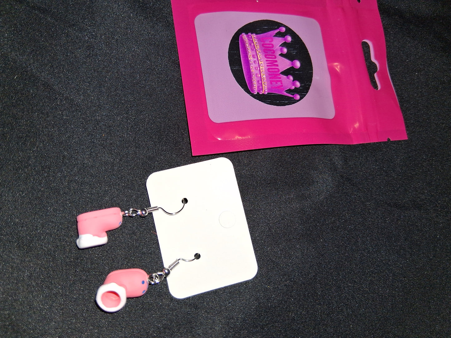 COCOMONEY EARRINGS BEAUTY AND ELEGANCE POSSIBLE MATERIALS PLASTIC RESIN METAL