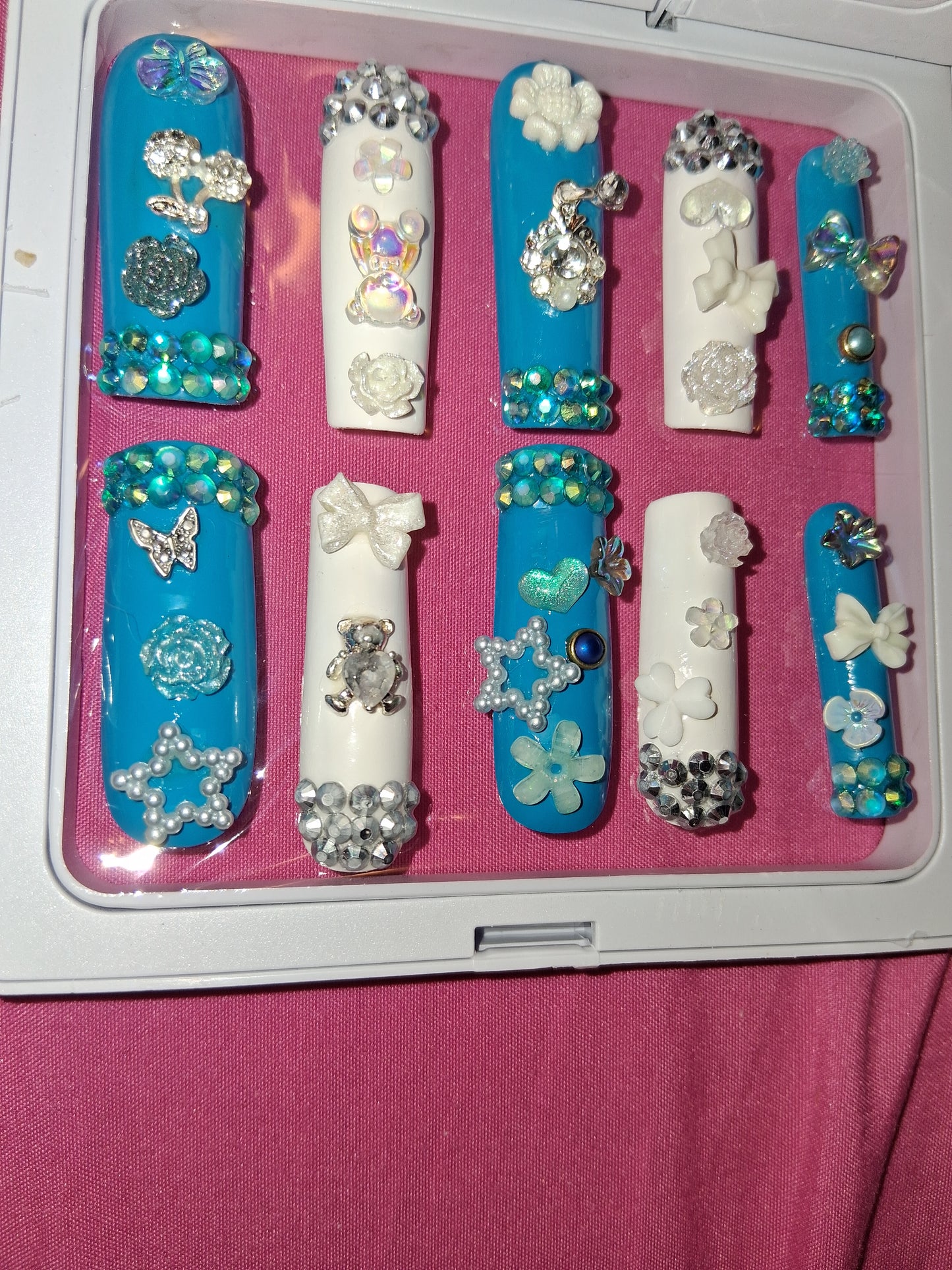 COCOMONEY NAILS CUSTOM 1 OF 1 GLUE ON PRESS ON COMES WITH FREE GIFTS #o1