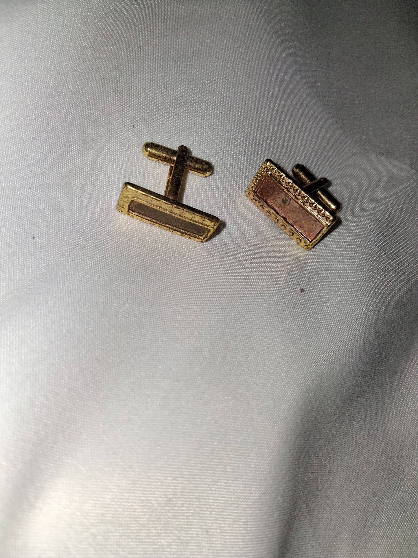 Cuff links gold tone