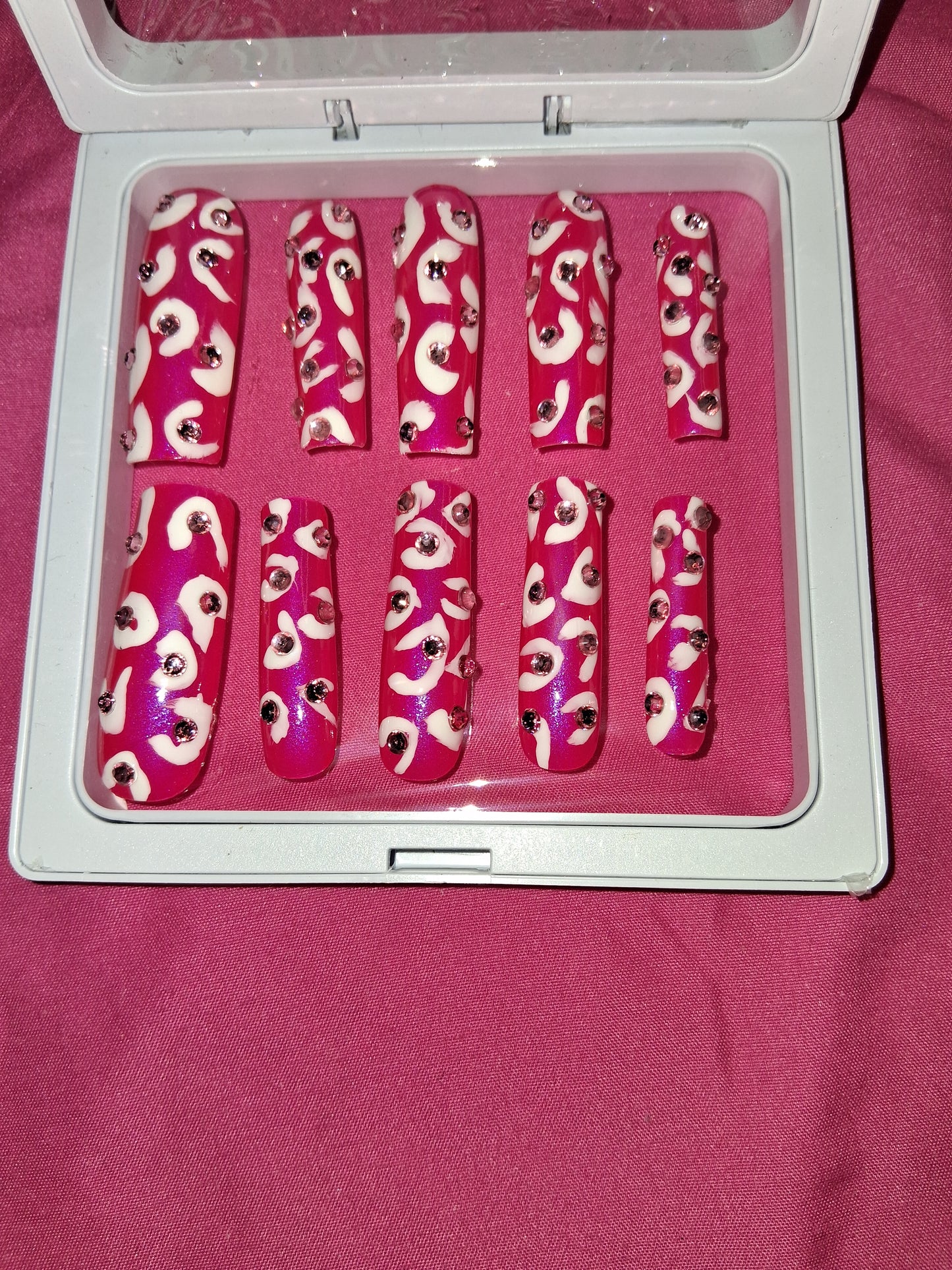 COCOMONEY NAILS CUSTOM 1 OF 1 GLUE ON PRESS ON COMES WITH FREE GIFTS #o8