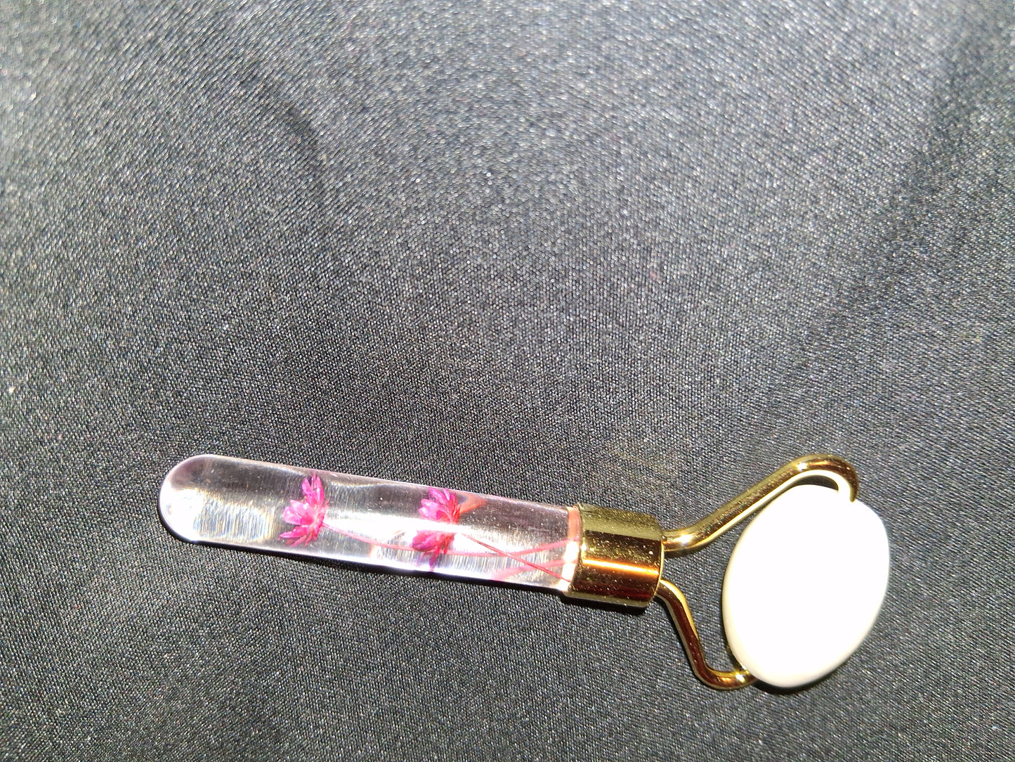 Mini Face Massager 3in C$ to reduce wrinkles and stress for younger looking skin