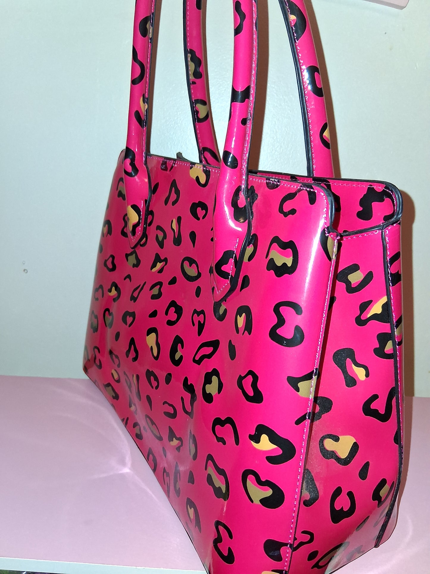 COCOMONEY HANDBAG PINK LEOPARD 14IN BY 11IN BY 5IN ONLY 1 pu