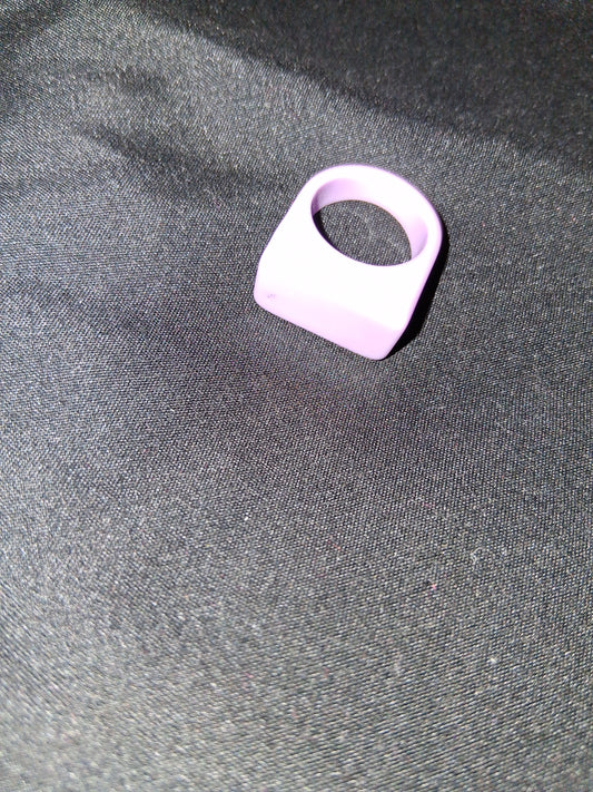 Purple resin ring size 7 cocomoney costume jewelry