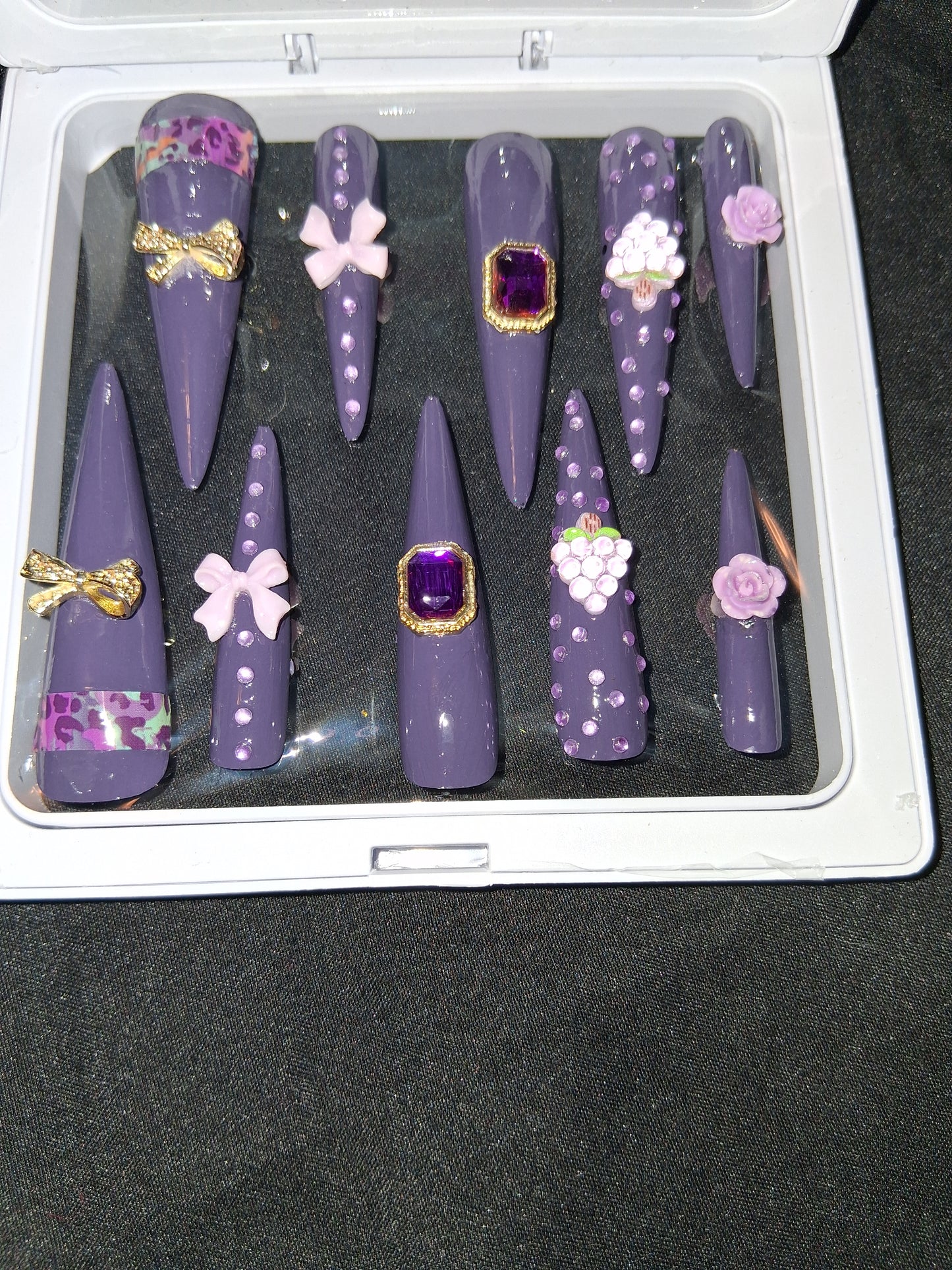 COCOMONEY NAILS CUSTOM 1 OF 1 GLUE ON PRESS ON COMES WITH FREE GIFTS #p59