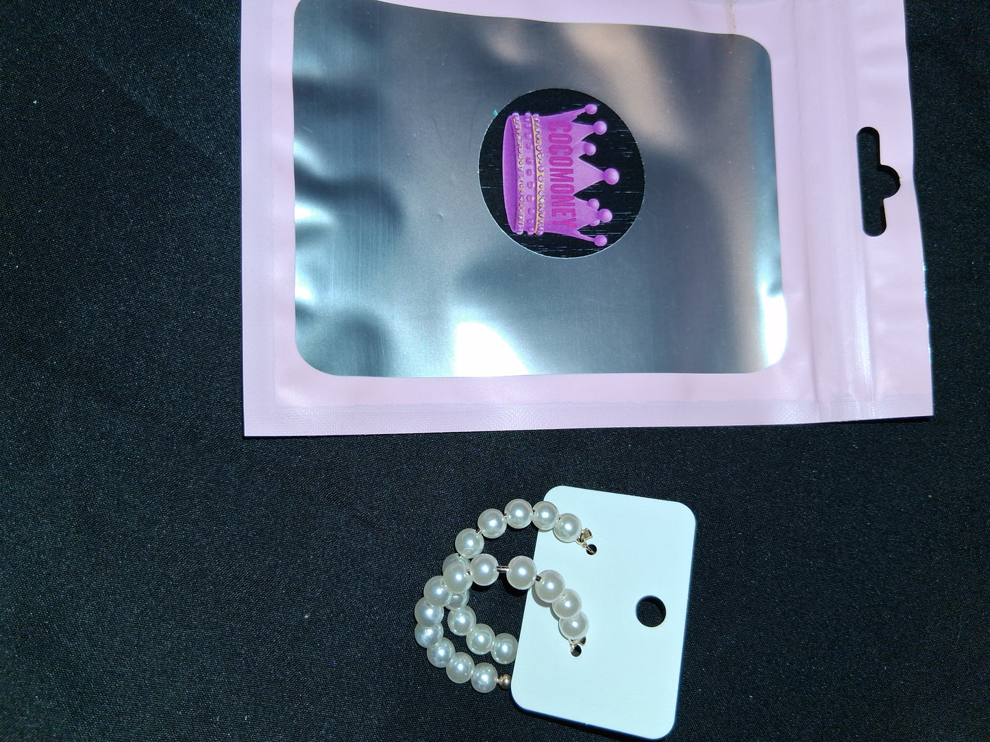 COCOMONEY EARRINGS BEAUTY AND ELEGANCE POSSIBLE MATERIALS PLASTIC RESIN METAL medium size hoops