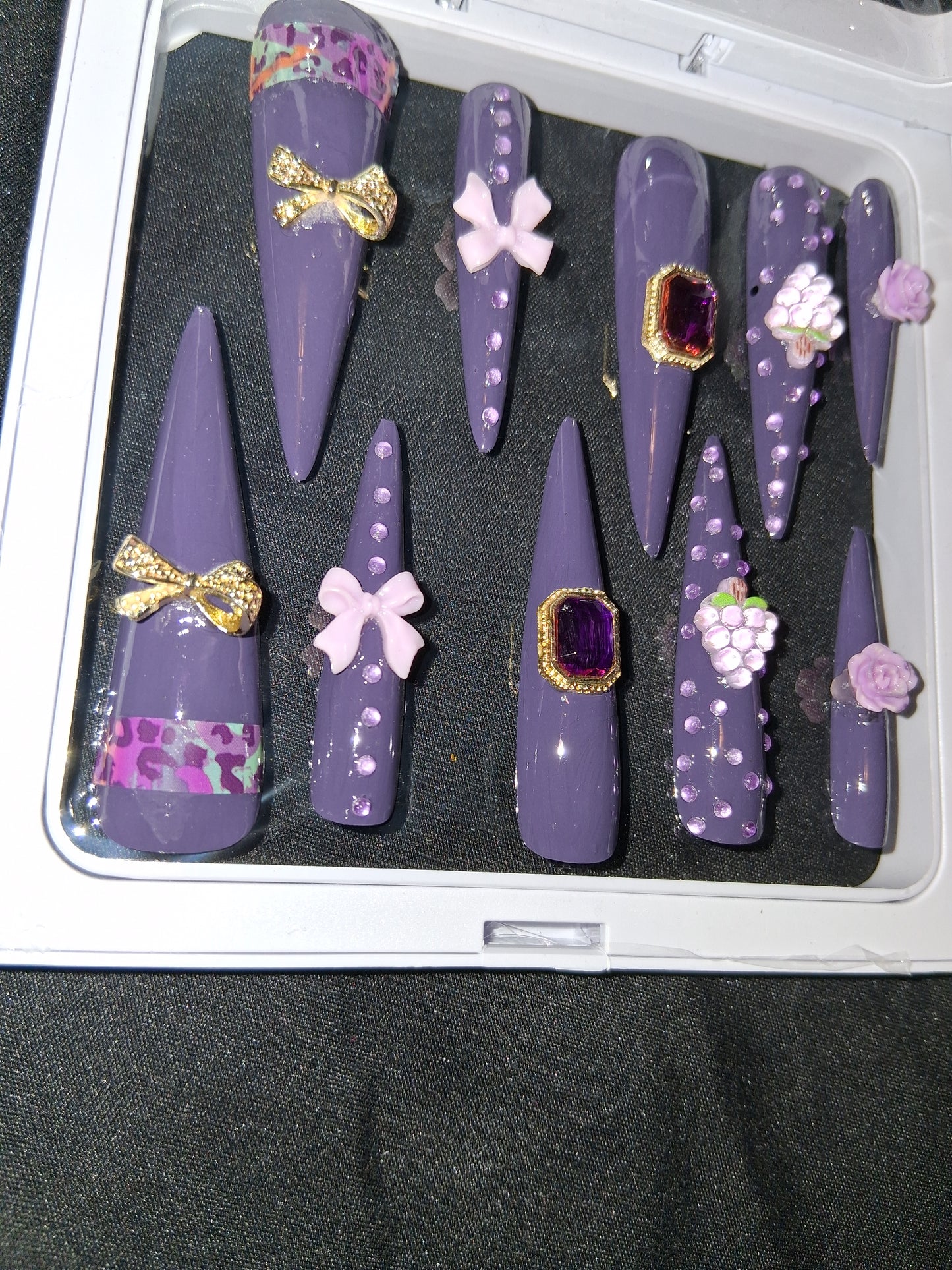 COCOMONEY NAILS CUSTOM 1 OF 1 GLUE ON PRESS ON COMES WITH FREE GIFTS #p59