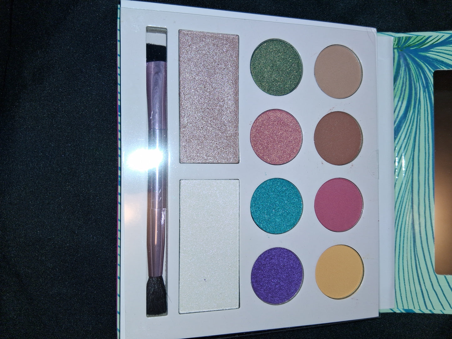 Eyeshadow pallet