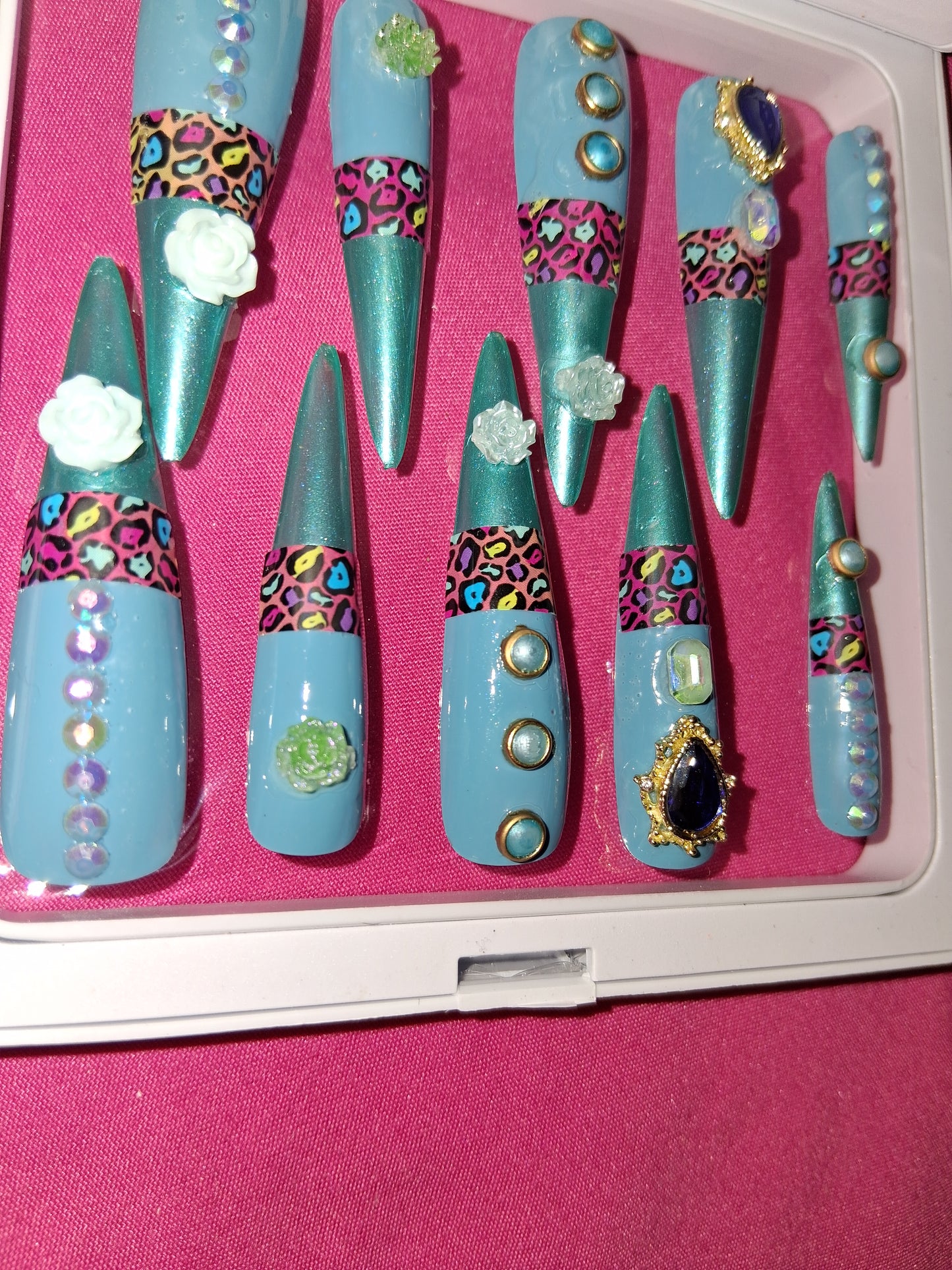 COCOMONEY NAILS CUSTOM 1 OF 1 GLUE ON PRESS ON COMES WITH FREE GIFTS #p19